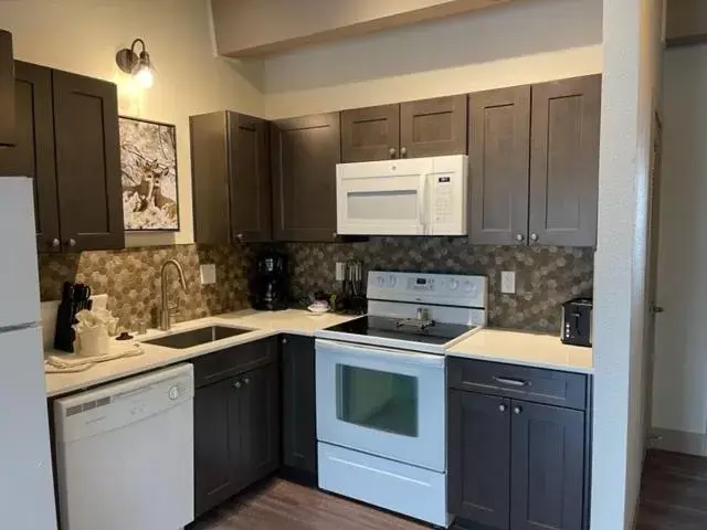 Property building, Kitchen/Kitchenette in Tahoe Trail Resort