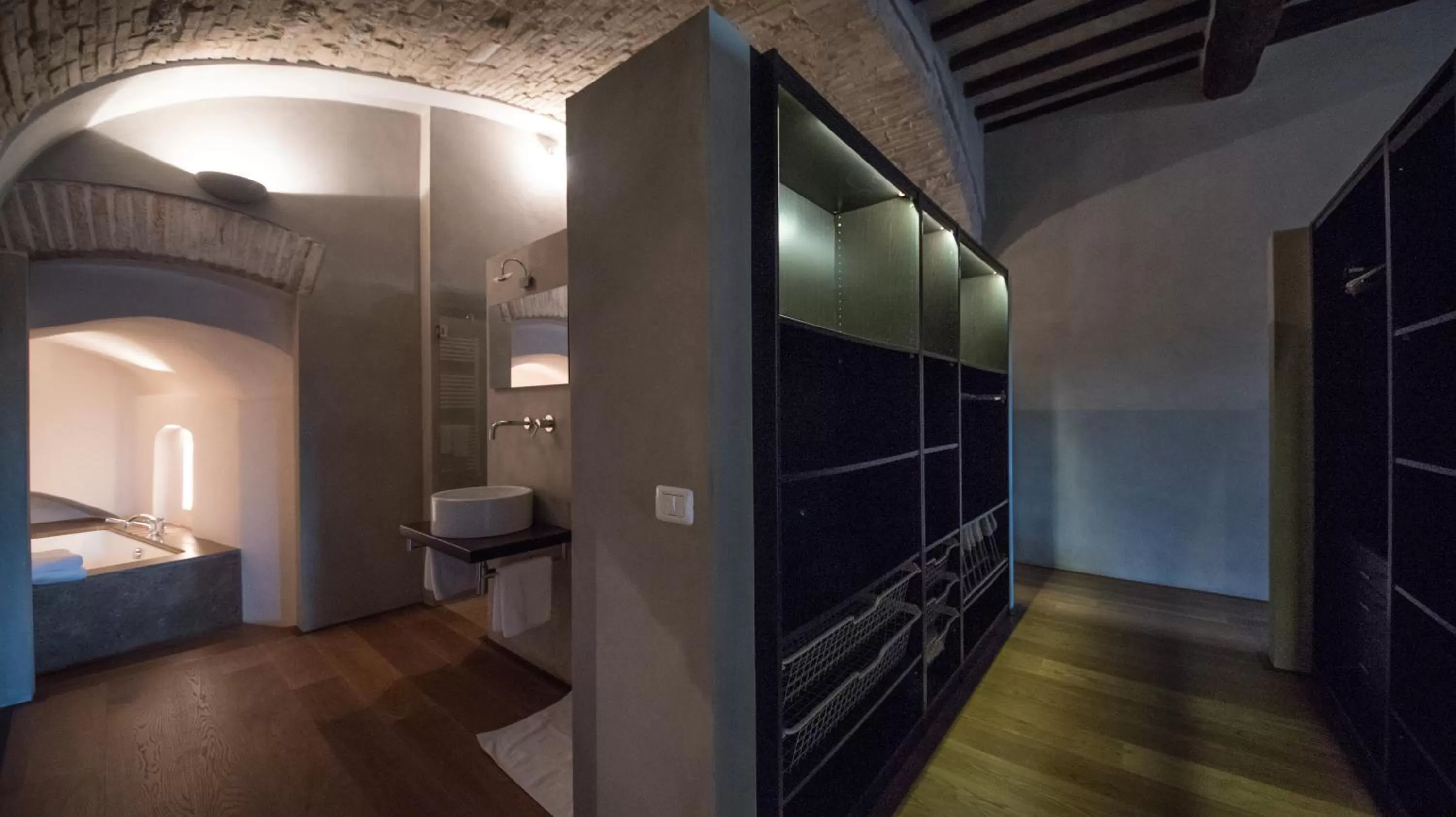 Shower, Bed in B&B La Zuppa Inglese