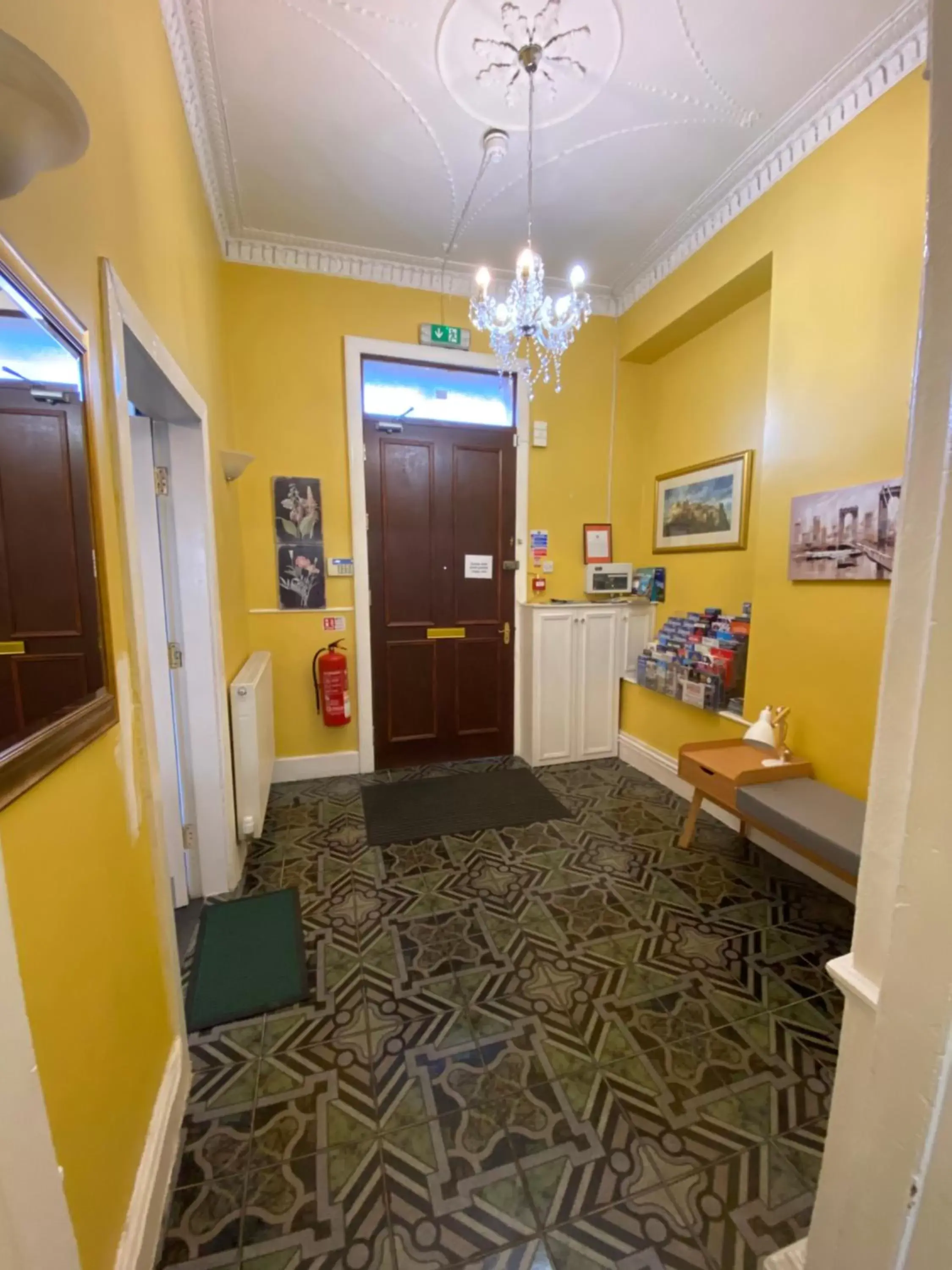 Lobby or reception in 16 Pilrig Guest House Lobby or reception in 16 Pilrig Guest House