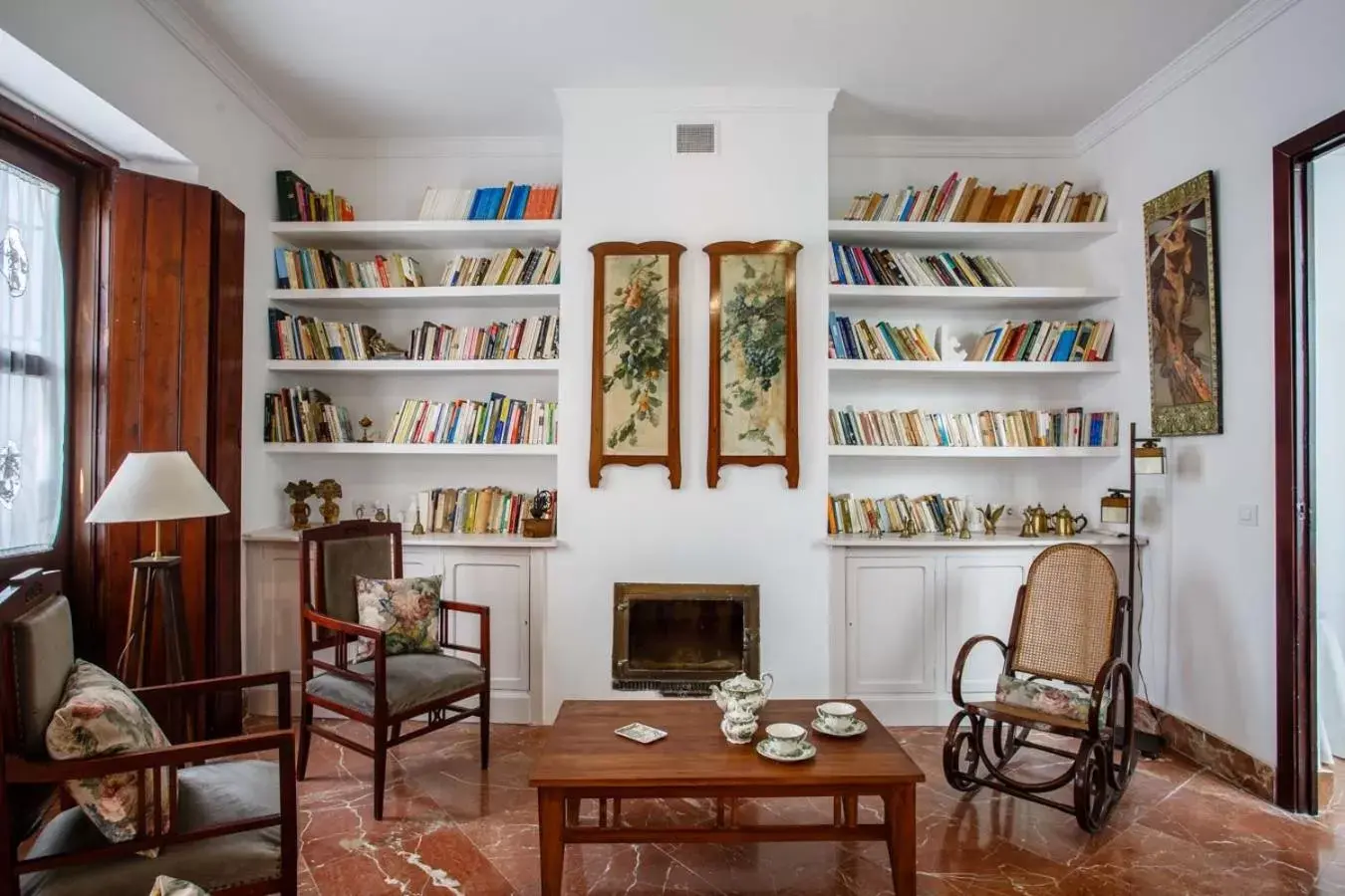 Library, Seating Area in Suites Machado