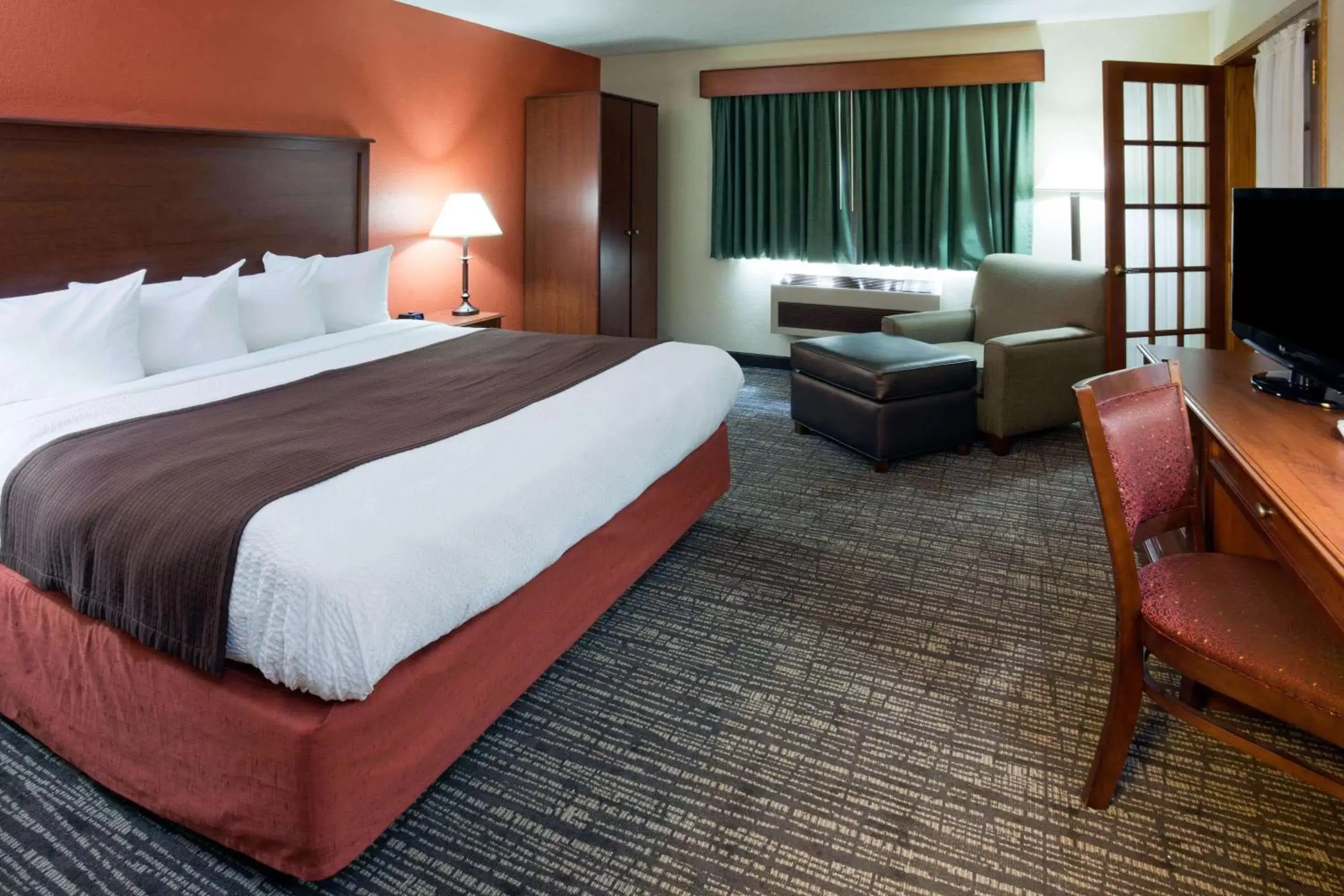 Photo of the whole room, Bed in AmericInn by Wyndham Alexandria