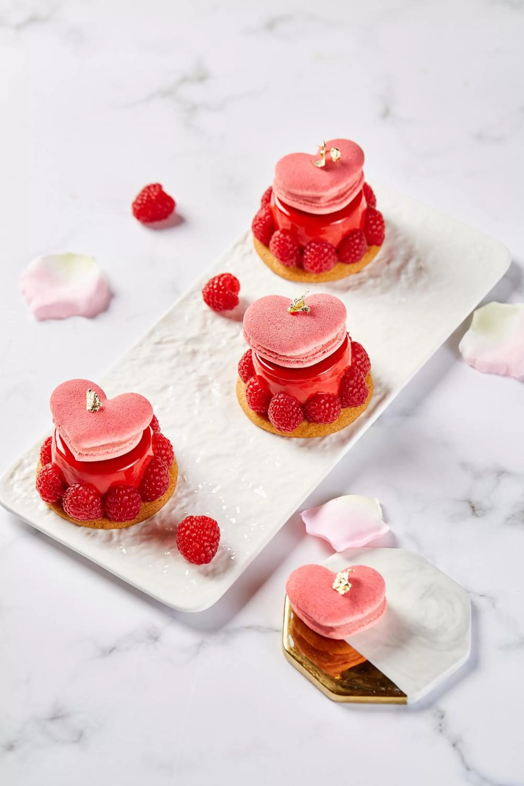 Food in Raffles Shenzhen, Situated in the heart of One Shenzhen Bay, Book Now to Enjoy Free Minibar and Happy Hour Privileges at Long Bar on 71F