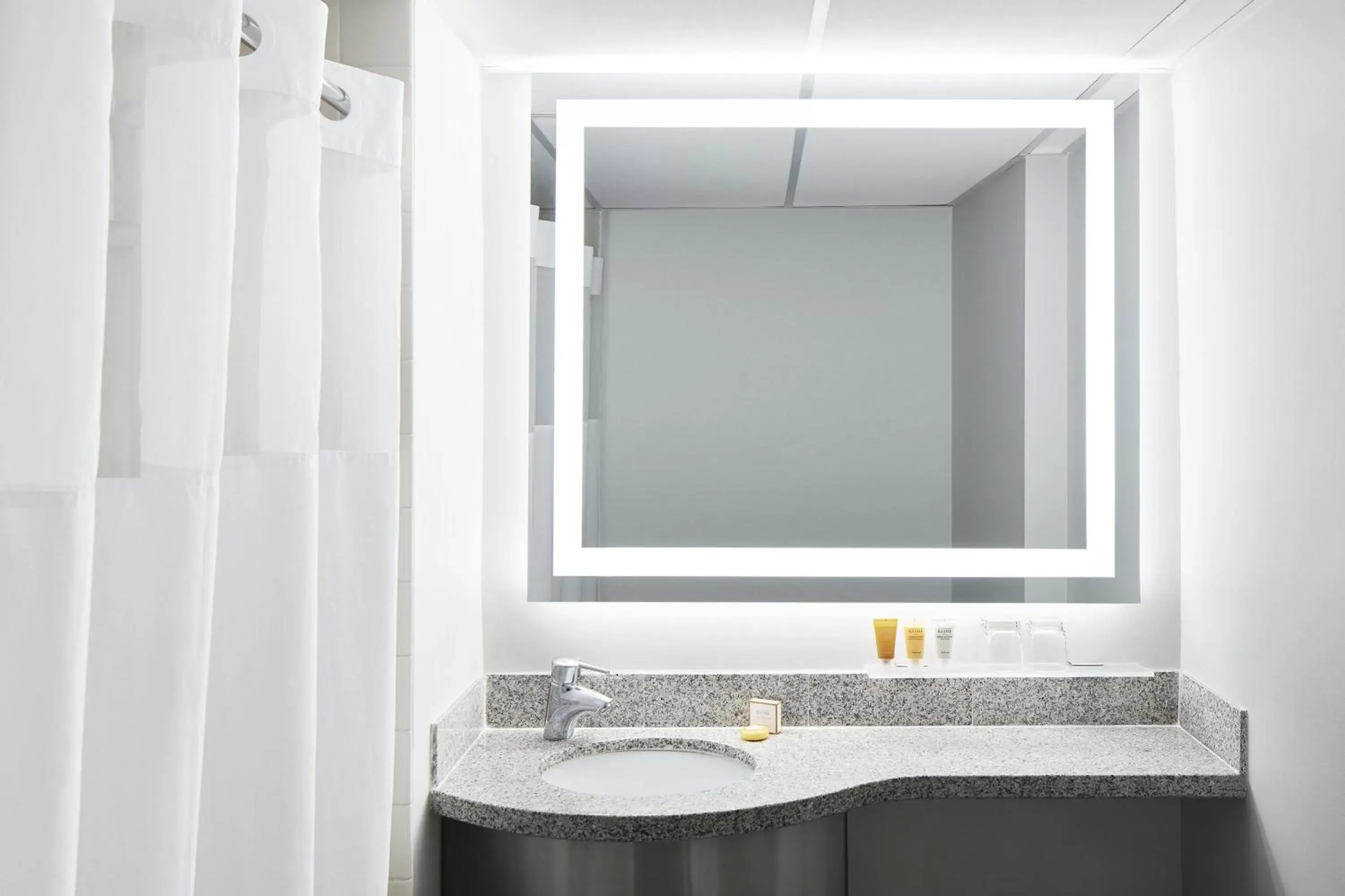 Bathroom in Club Quarters Hotel White House, Washington DC