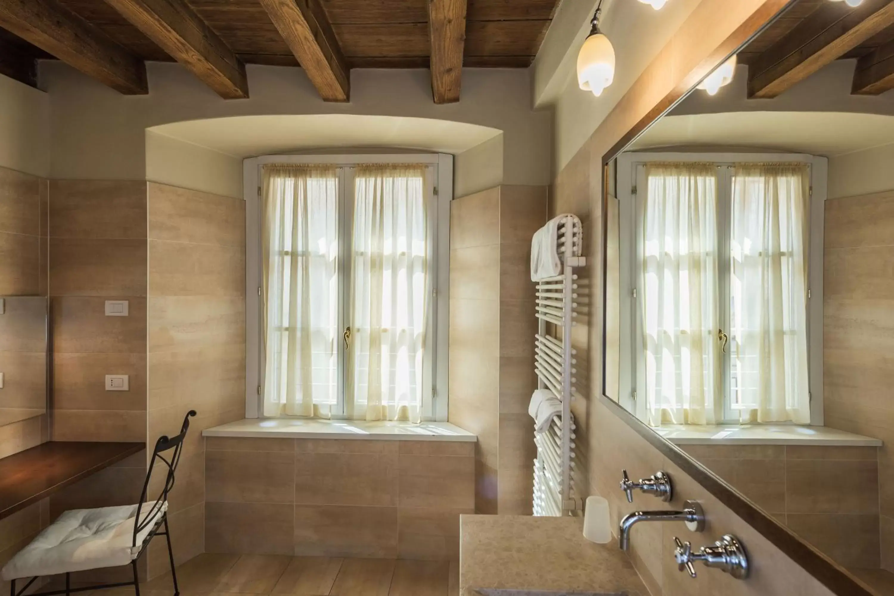 Bathroom in Hotel Piazza Vecchia