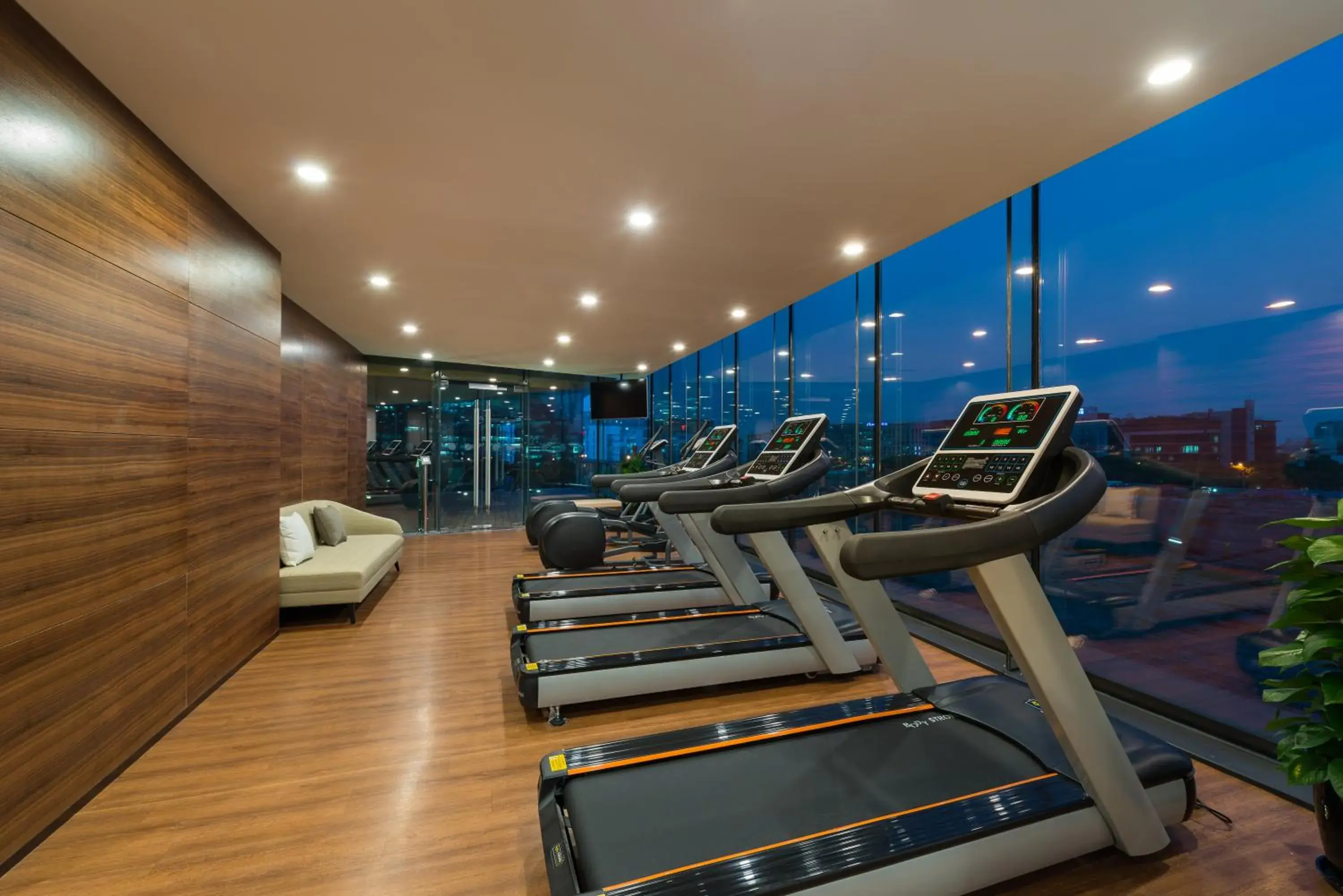 Fitness centre/facilities, Fitness Center/Facilities in Novotel Shanghai Hongqiao