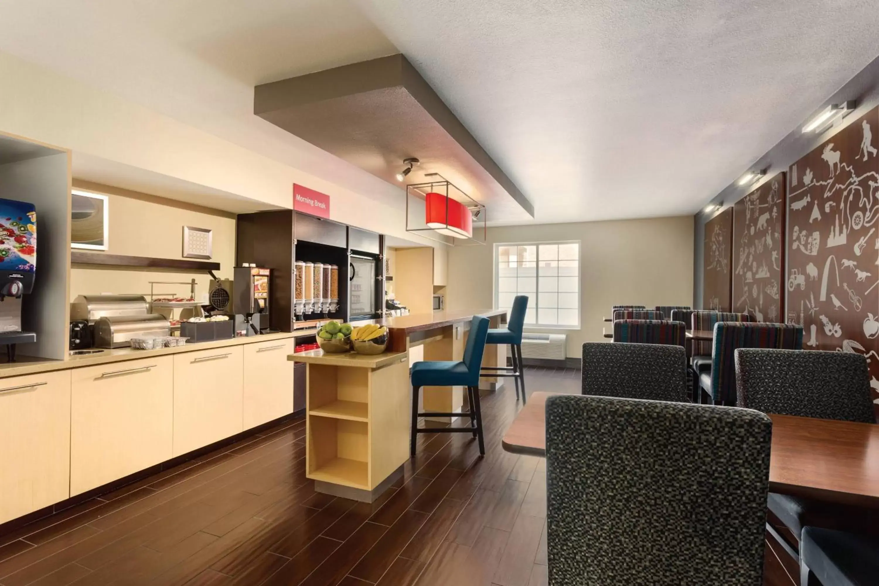 Breakfast, Kitchen/Kitchenette in TownePlace Suites Salt Lake City Layton