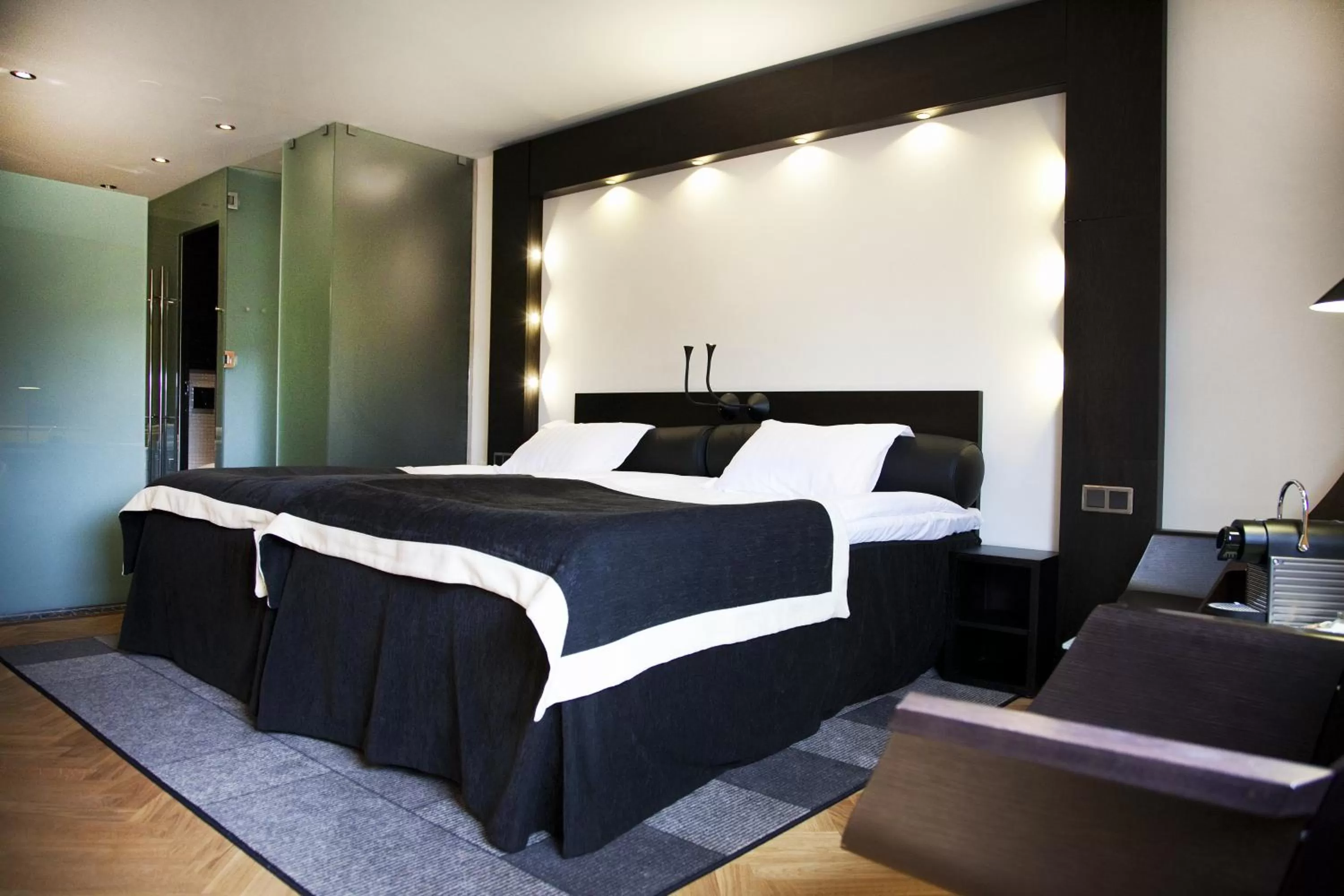 Bedroom, Bed in Hotel Lundia