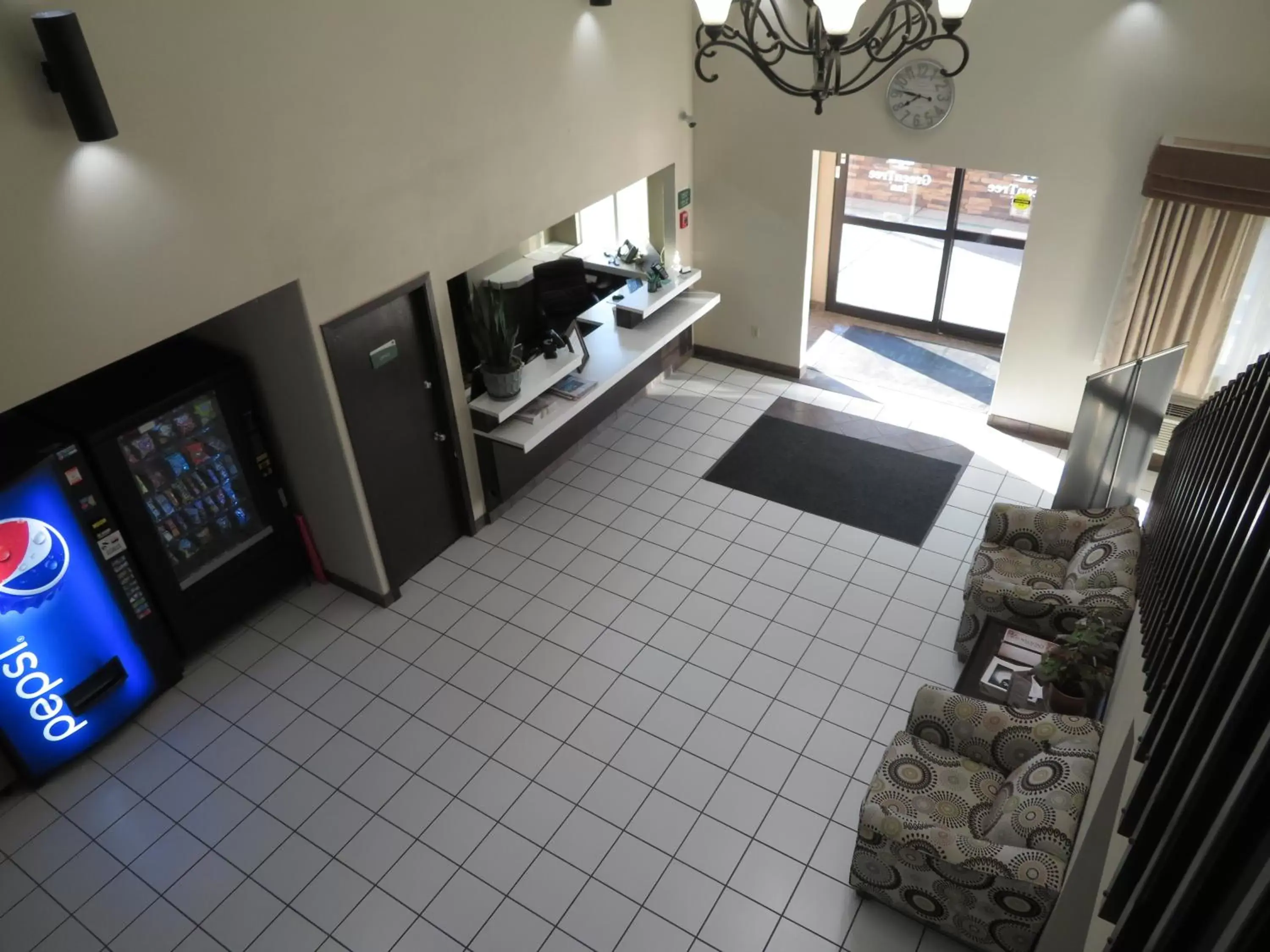 Property building, Kitchen/Kitchenette in GreenTree Inn Montrose Property building, Kitchen/Kitchenette in GreenTree Inn Montrose