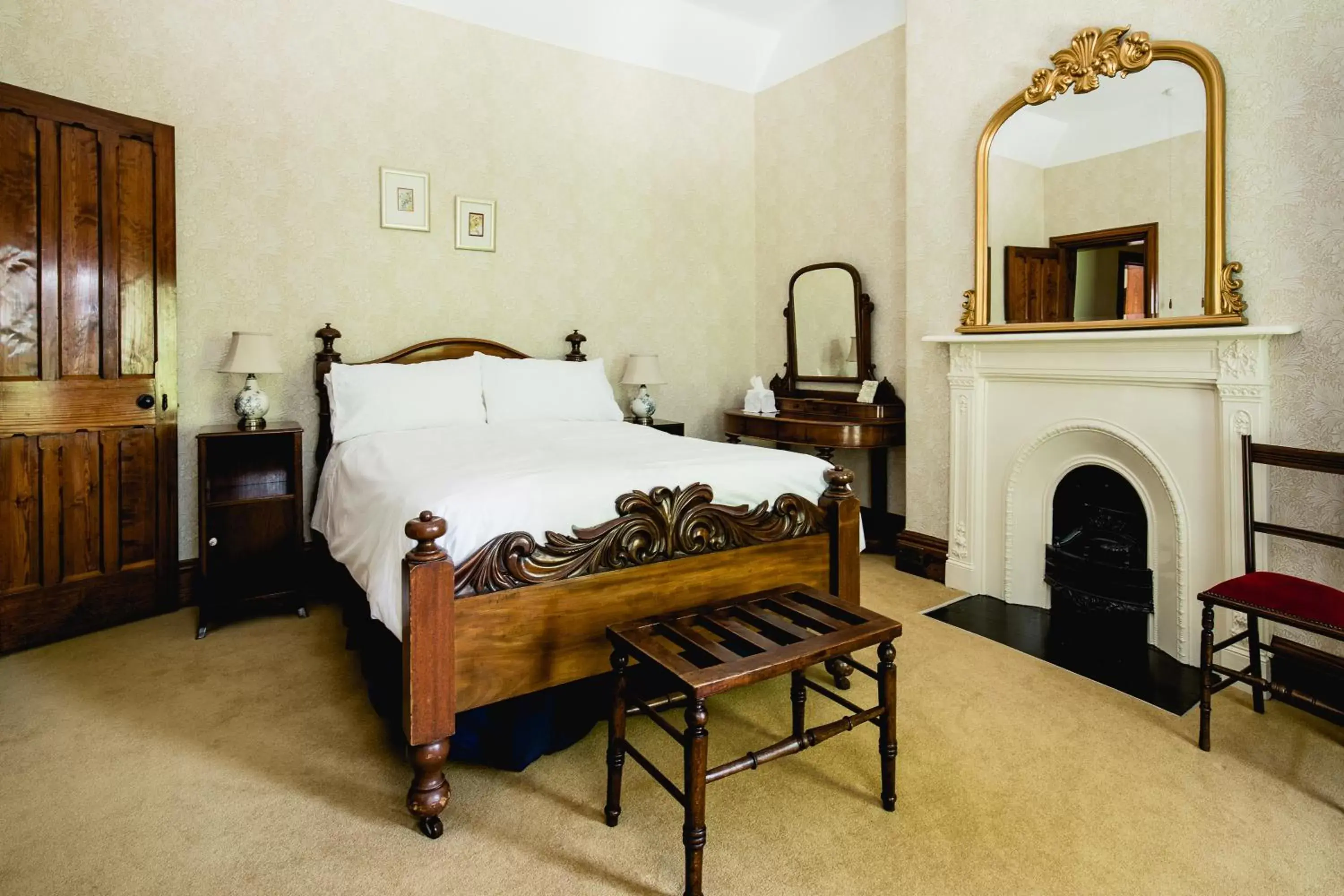 Bedroom, Bed in Kiltariff Hall Country House