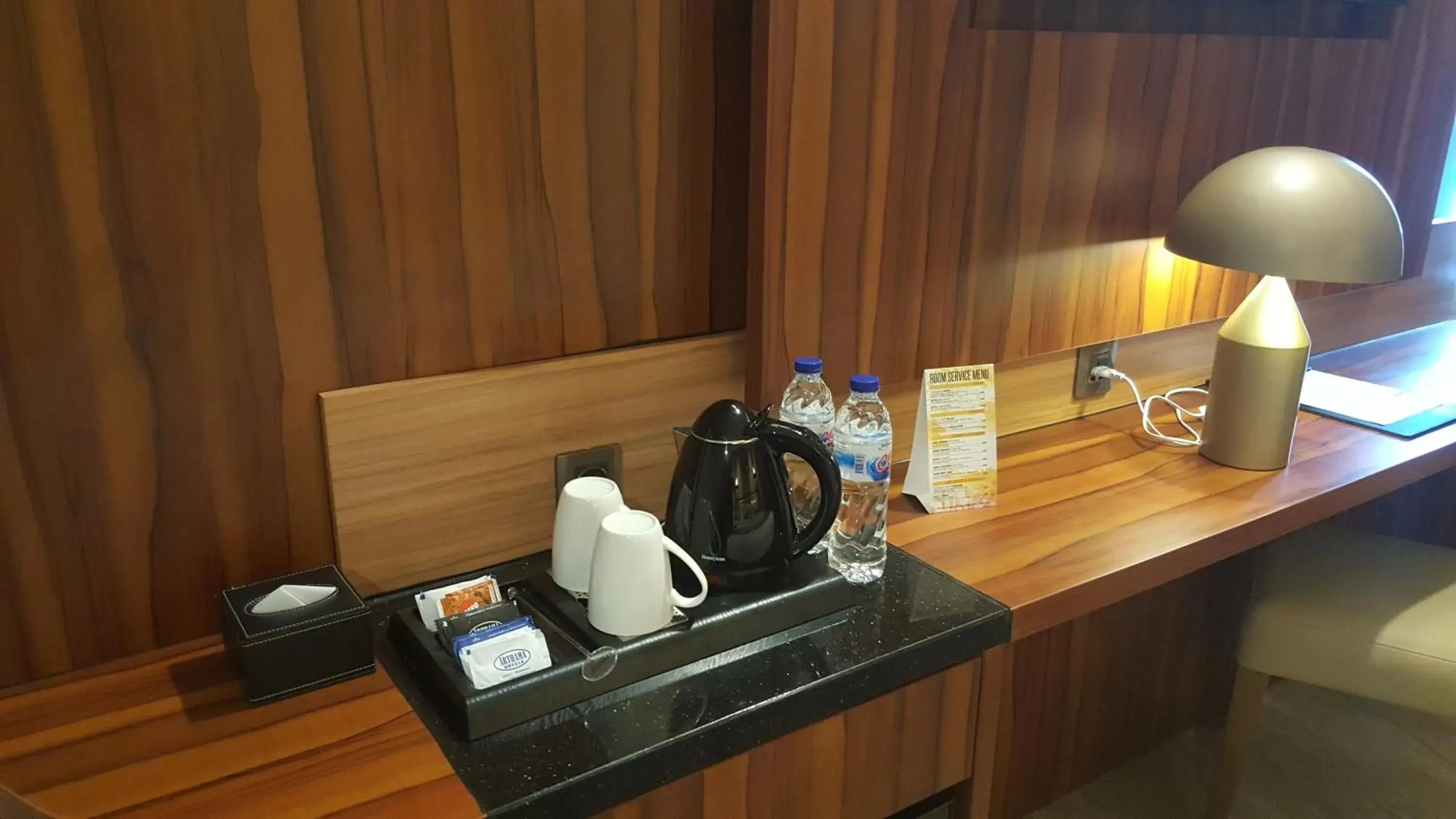 Coffee/tea facilities in Arthama Hotels Losari Makassar