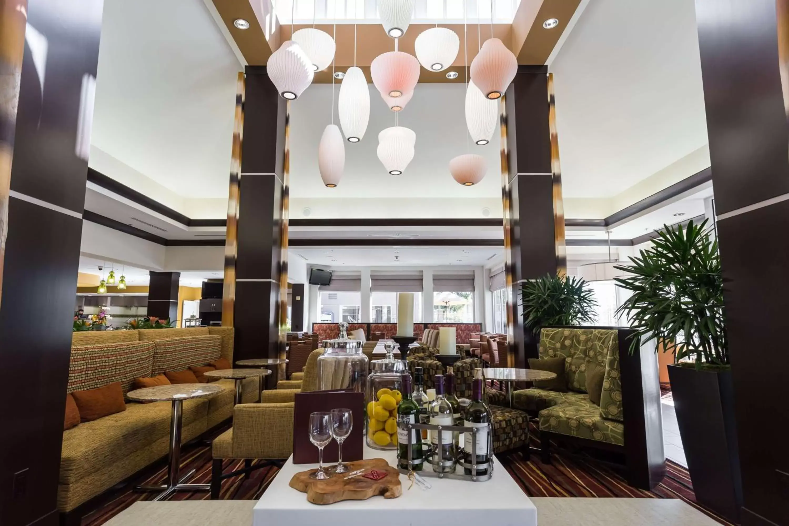 Lobby or reception, Restaurant/Places to Eat in Hilton Garden Inn San Mateo