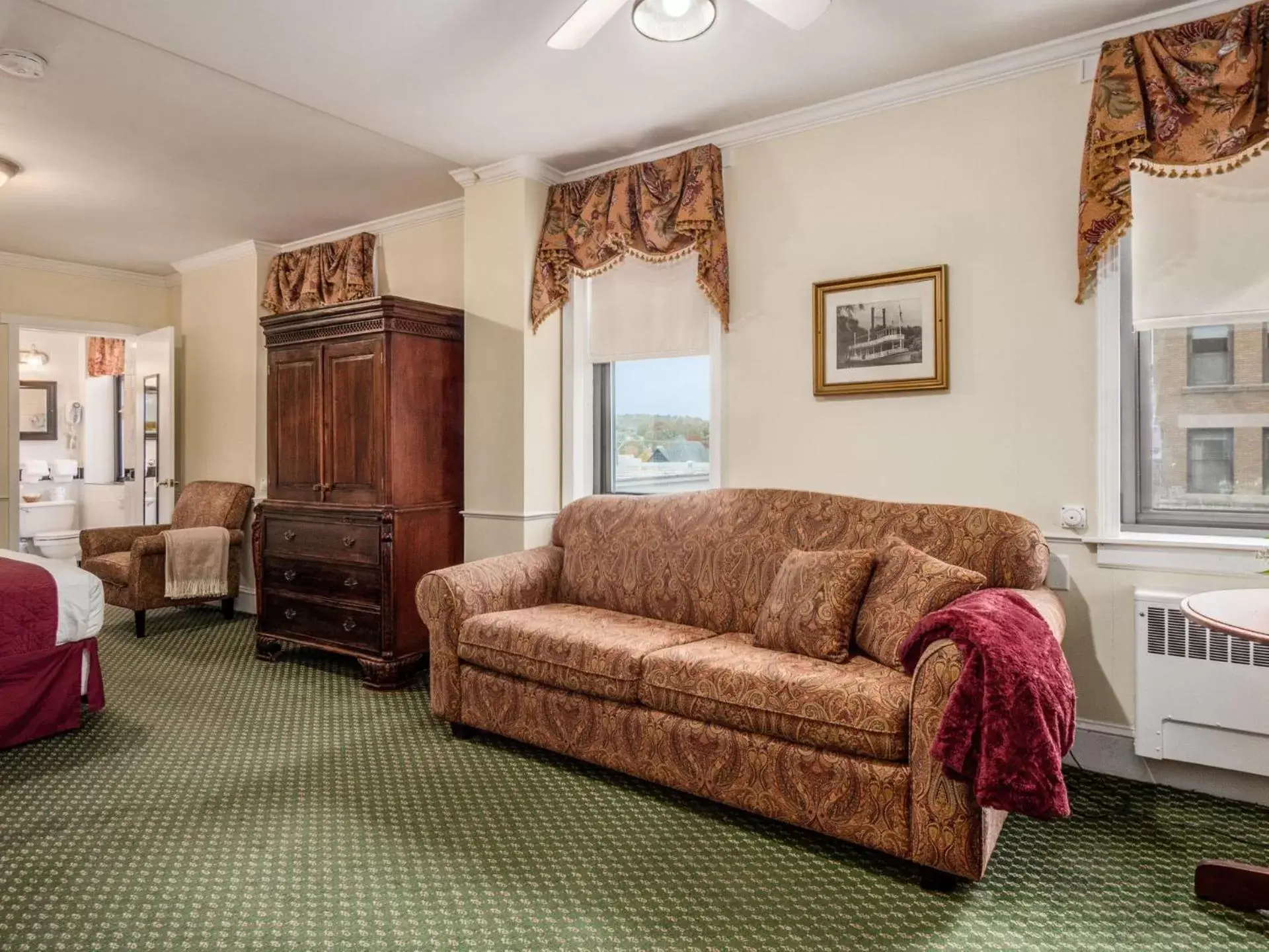 Property building, Seating Area in Lafayette Hotel Marietta