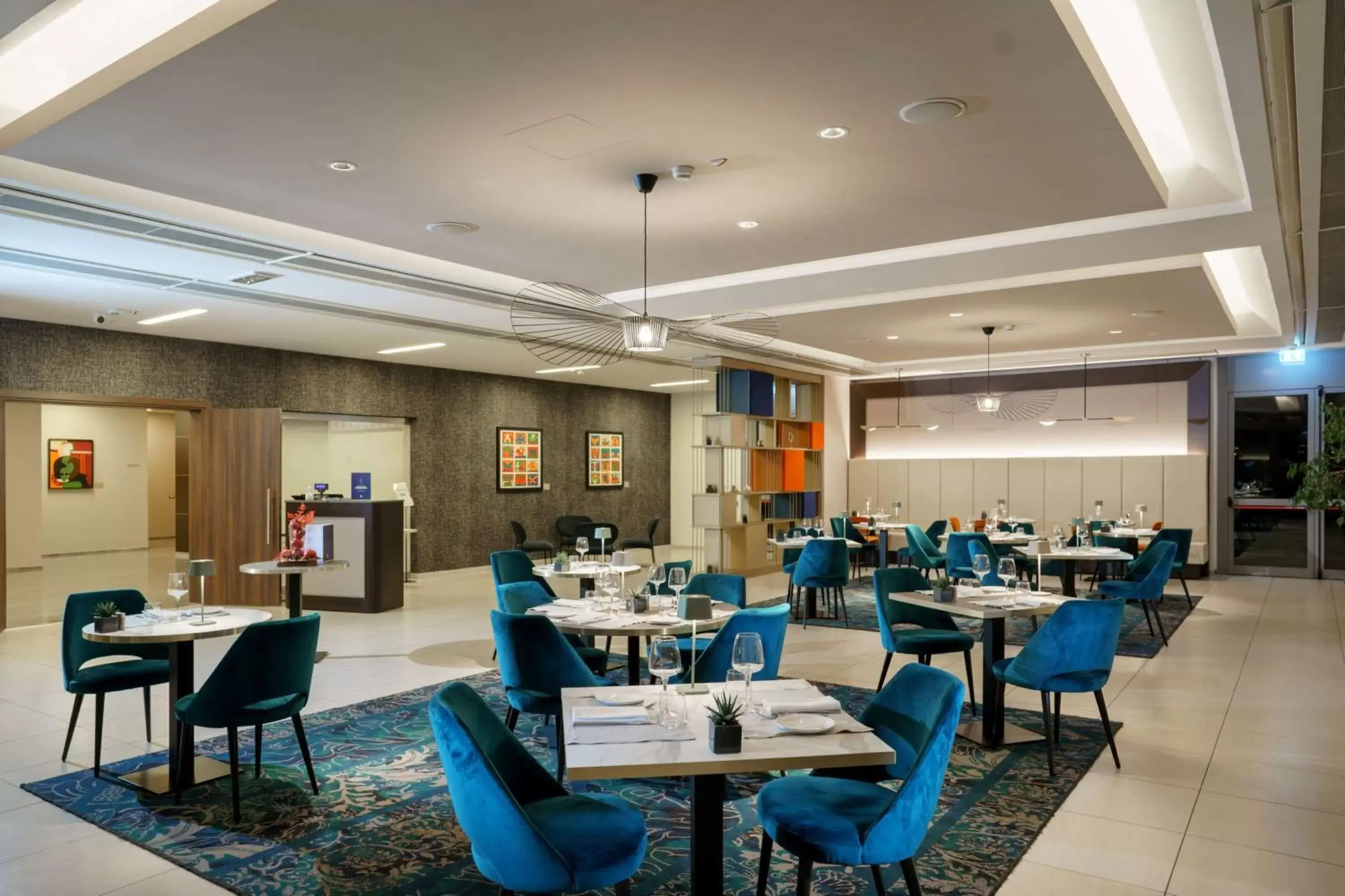 Restaurant/Places to Eat in Doubletree by Hilton Milan Malpensa Solbiate Olona