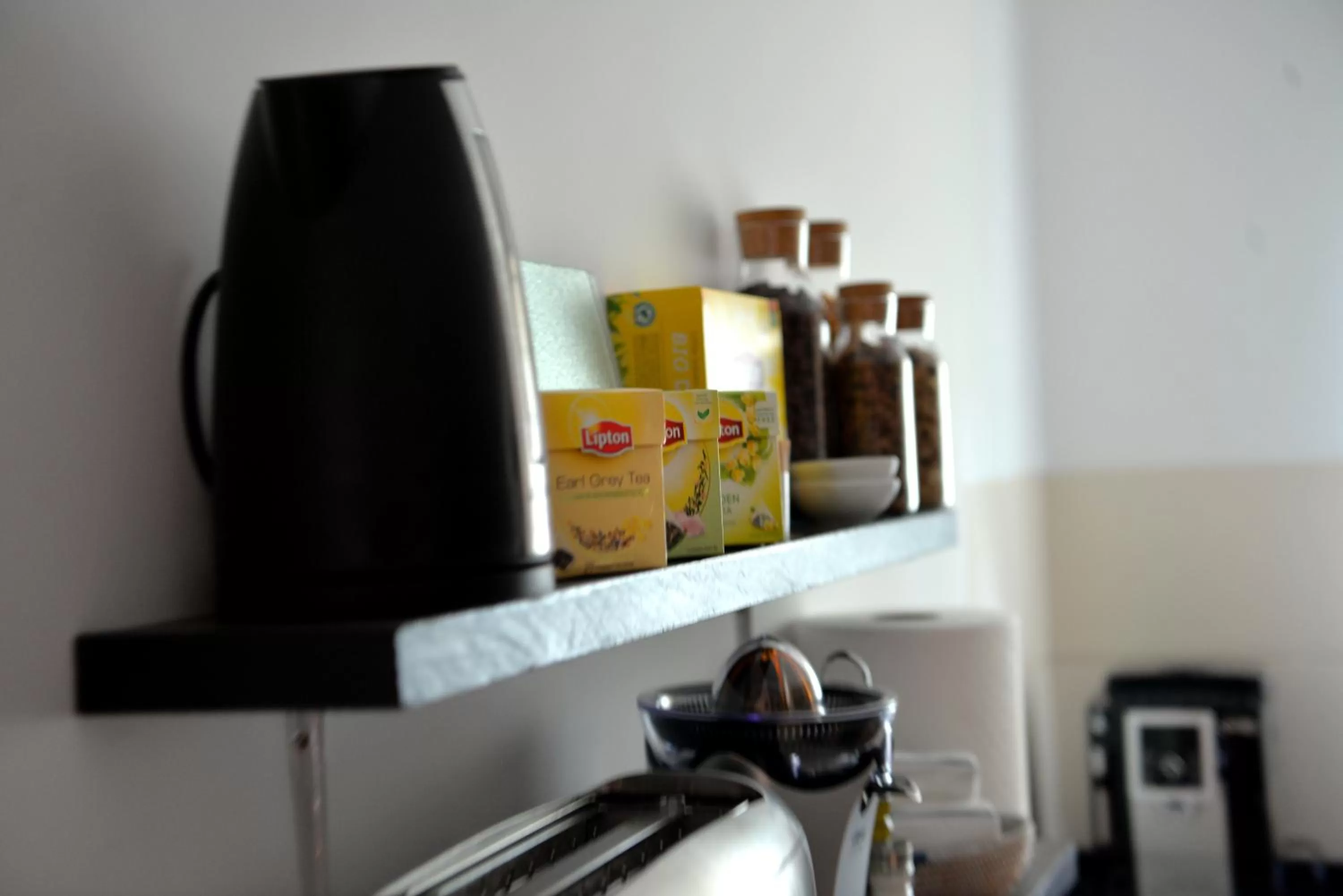 Coffee/Tea Facilities in Guesthouse Le Châtelain