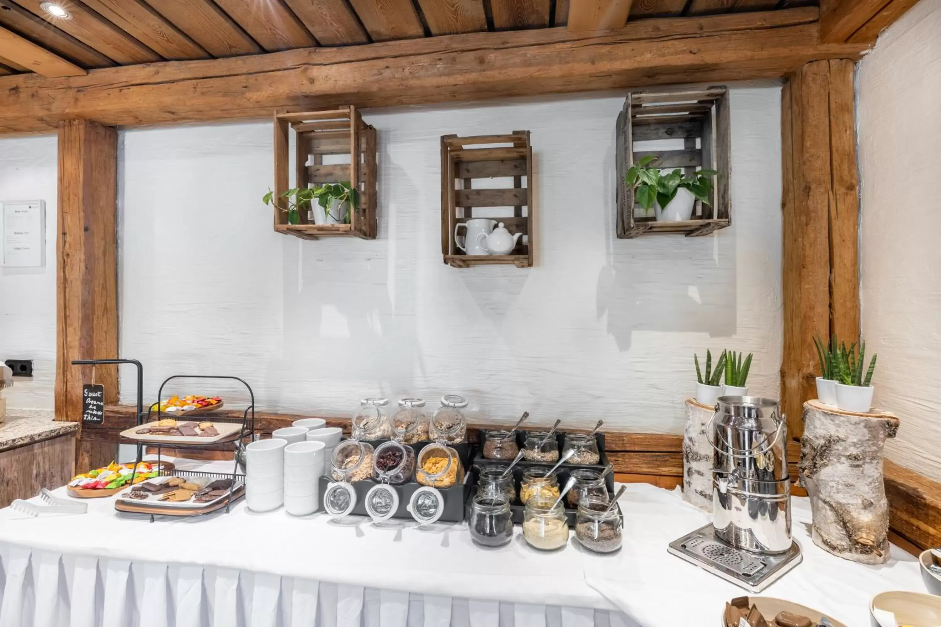 Buffet breakfast in Select Hotel Erlangen