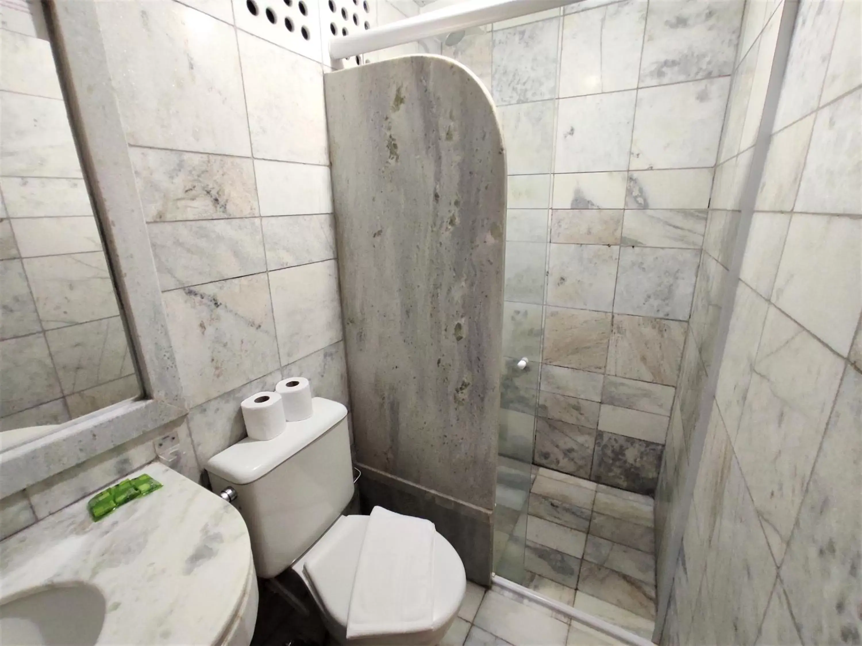 Bathroom in Manacá Hotel