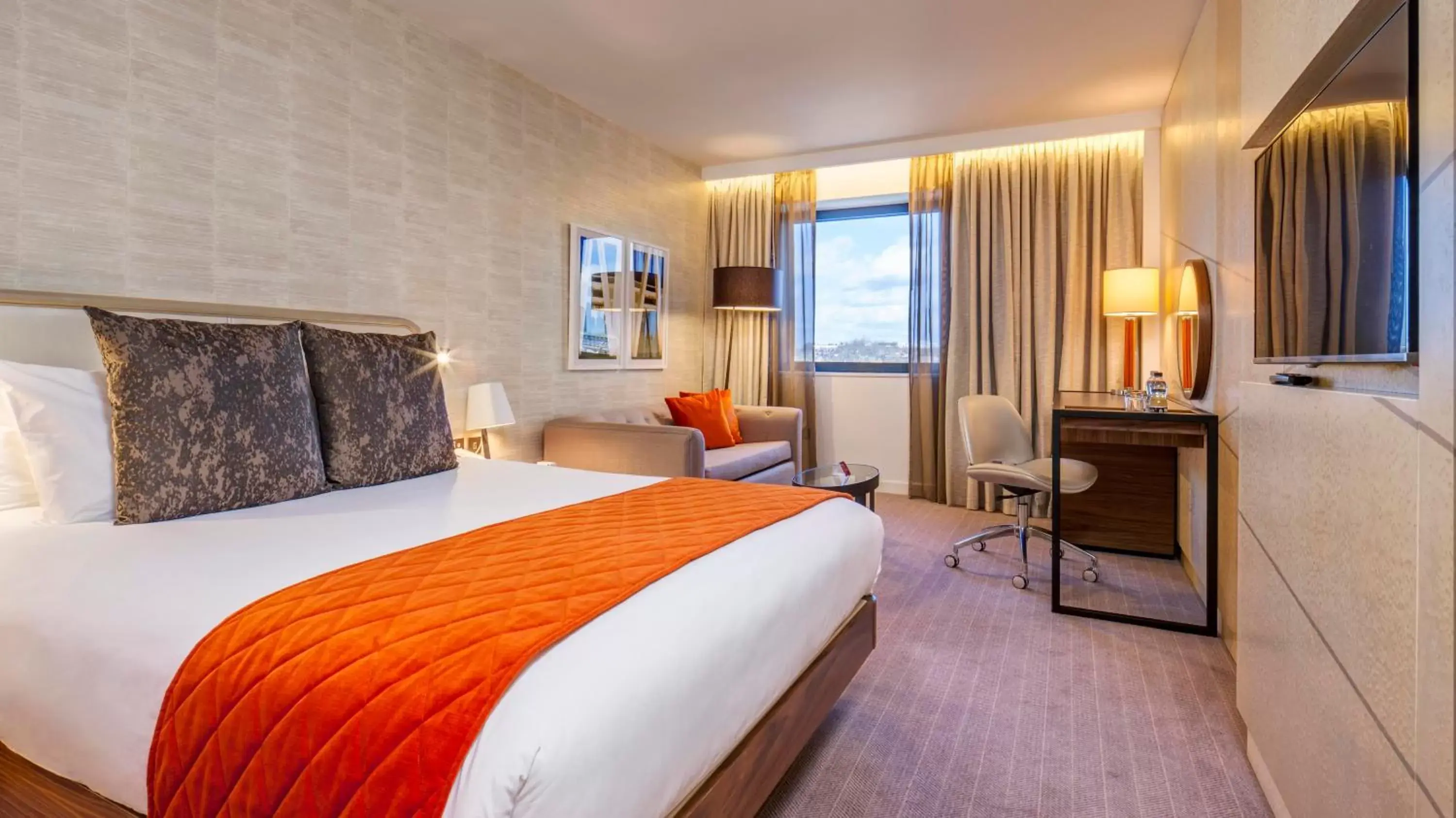 Bedroom, Room Photo in Crowne Plaza London Kings Cross, an IHG Hotel