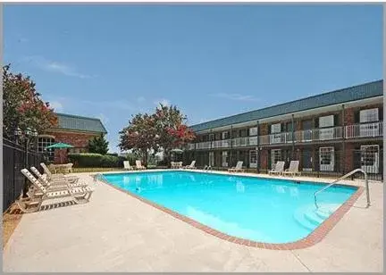 Property building, Swimming Pool in Greenville Inn & Suites