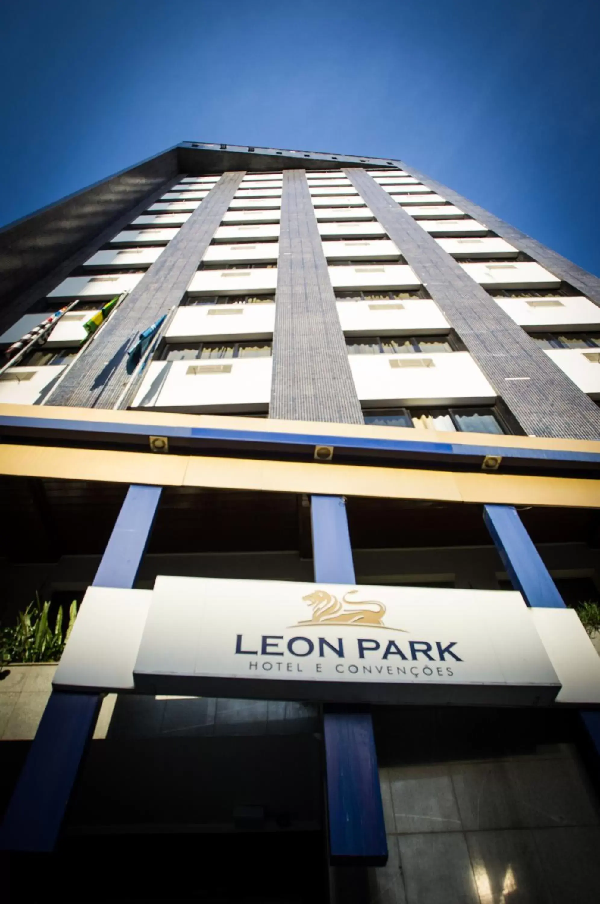 Property Building in LEON PARK HOTEL e CONVENÇÕES - Melhor Custo Benefício