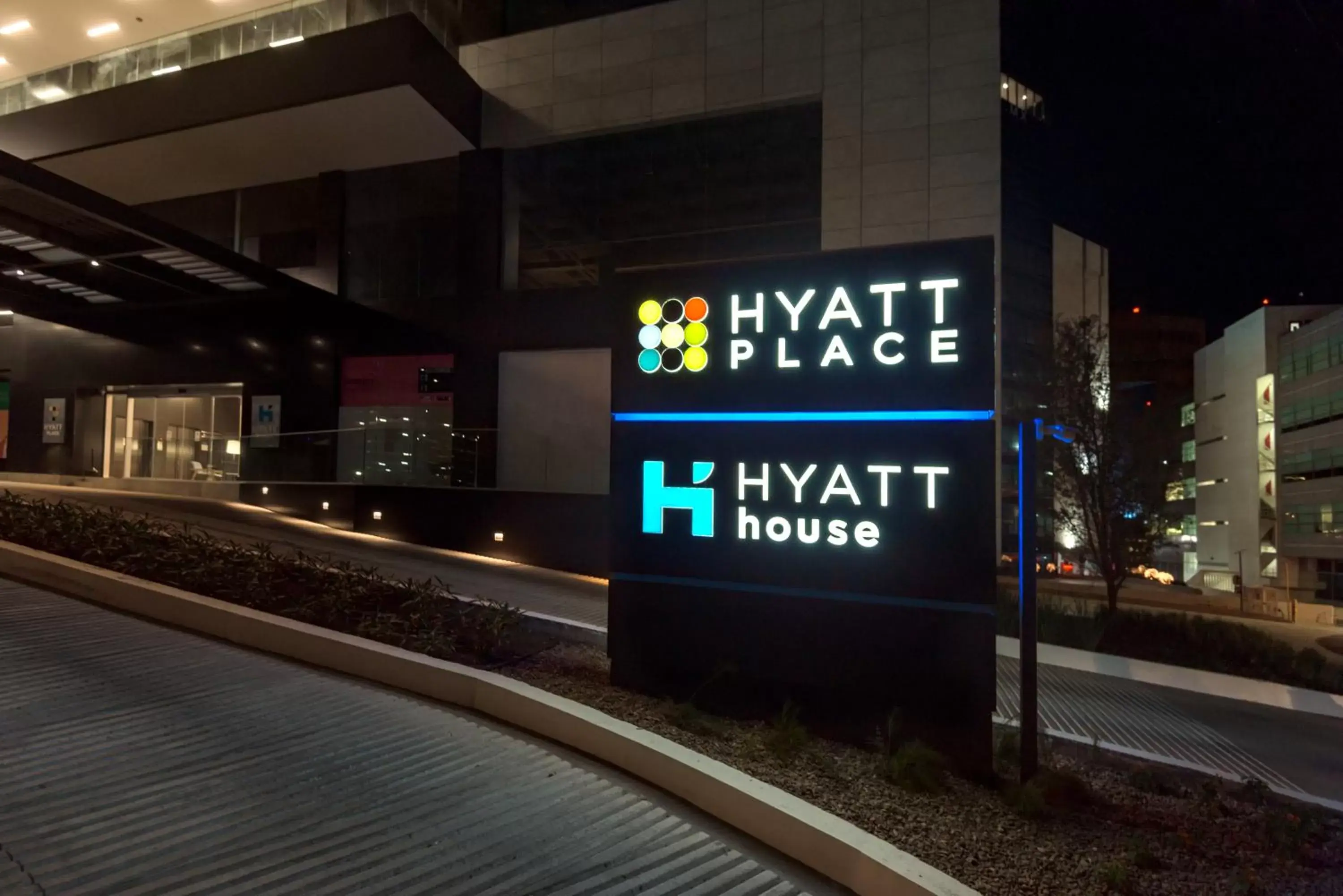 Facade/entrance in Hyatt House Monterrey Valle San Pedro