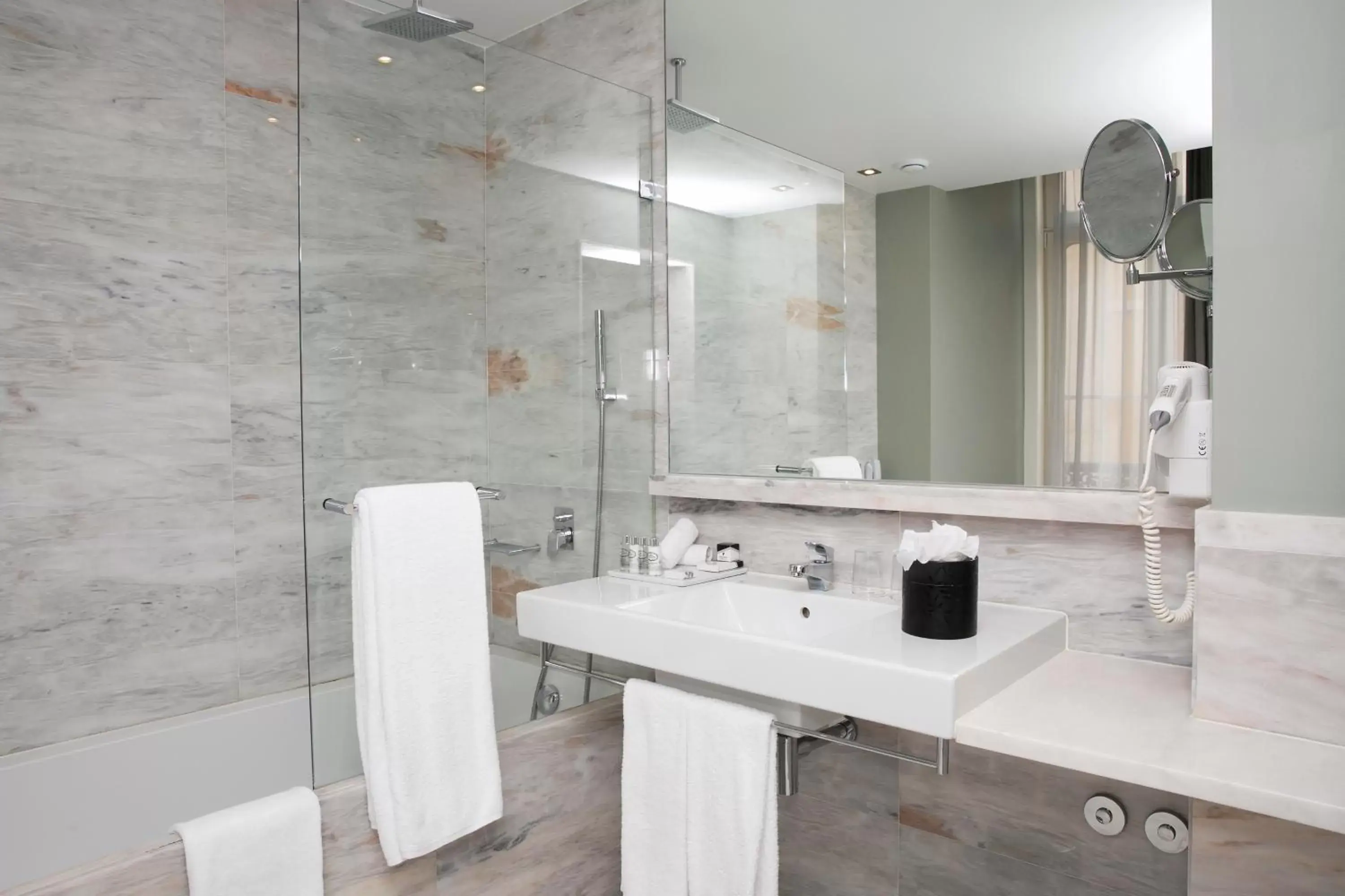 Bathroom in Pousada de Lisboa - Small Luxury Hotels Of The World