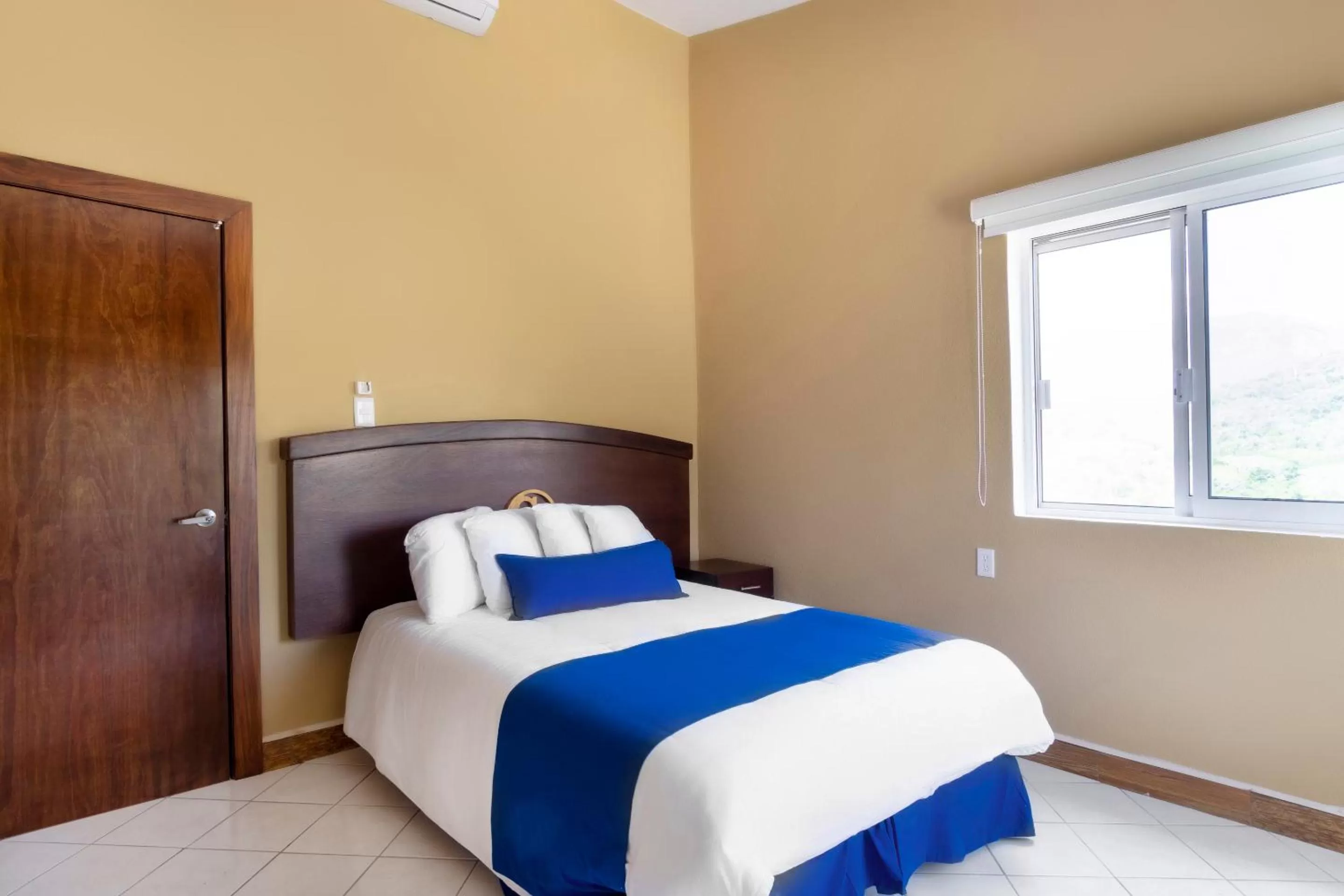 Bedroom, Bed in Grand View Suites