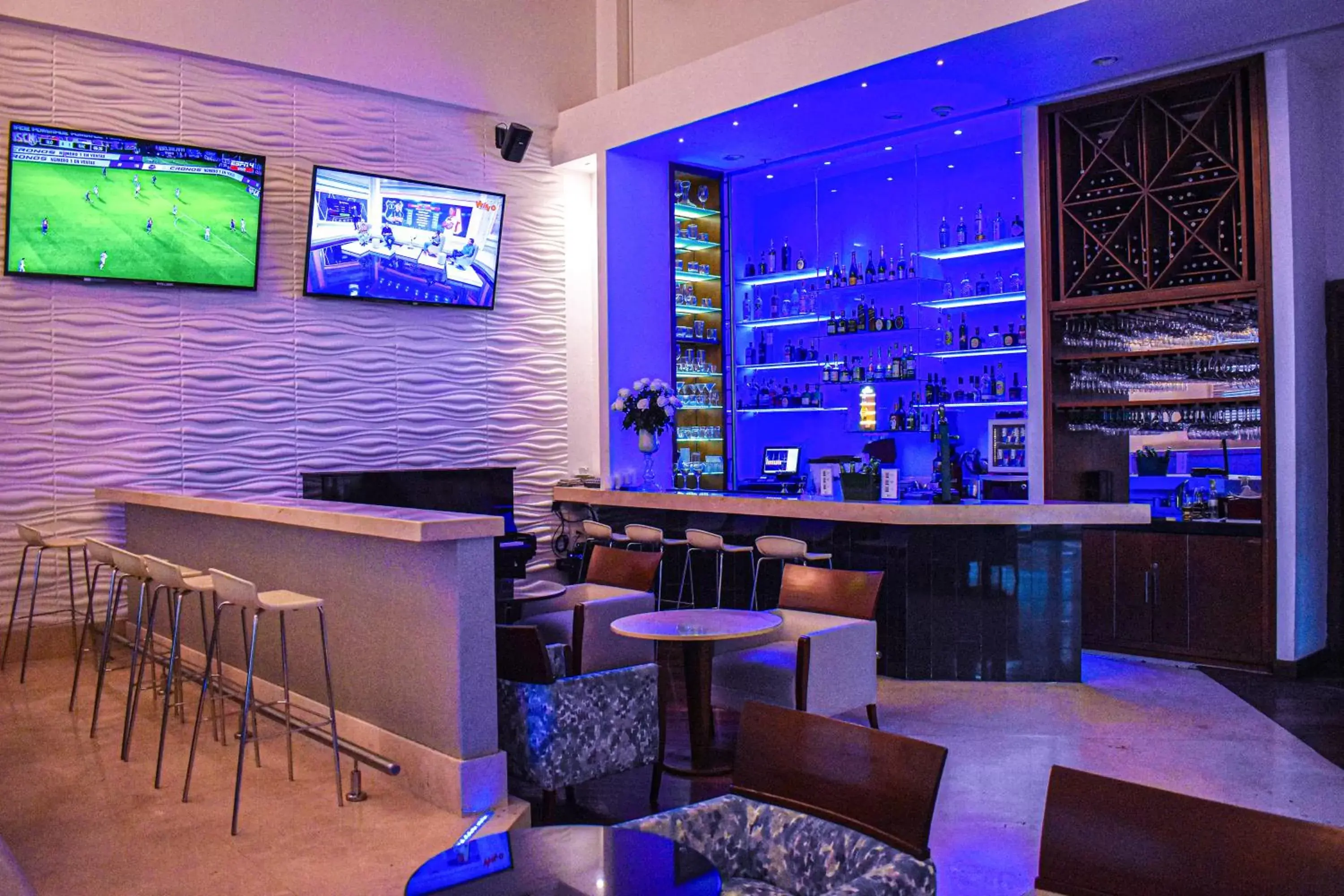 Restaurant/places to eat, Lounge/Bar in Hotel Dann Carlton Barranquilla y Centro de Convenciones