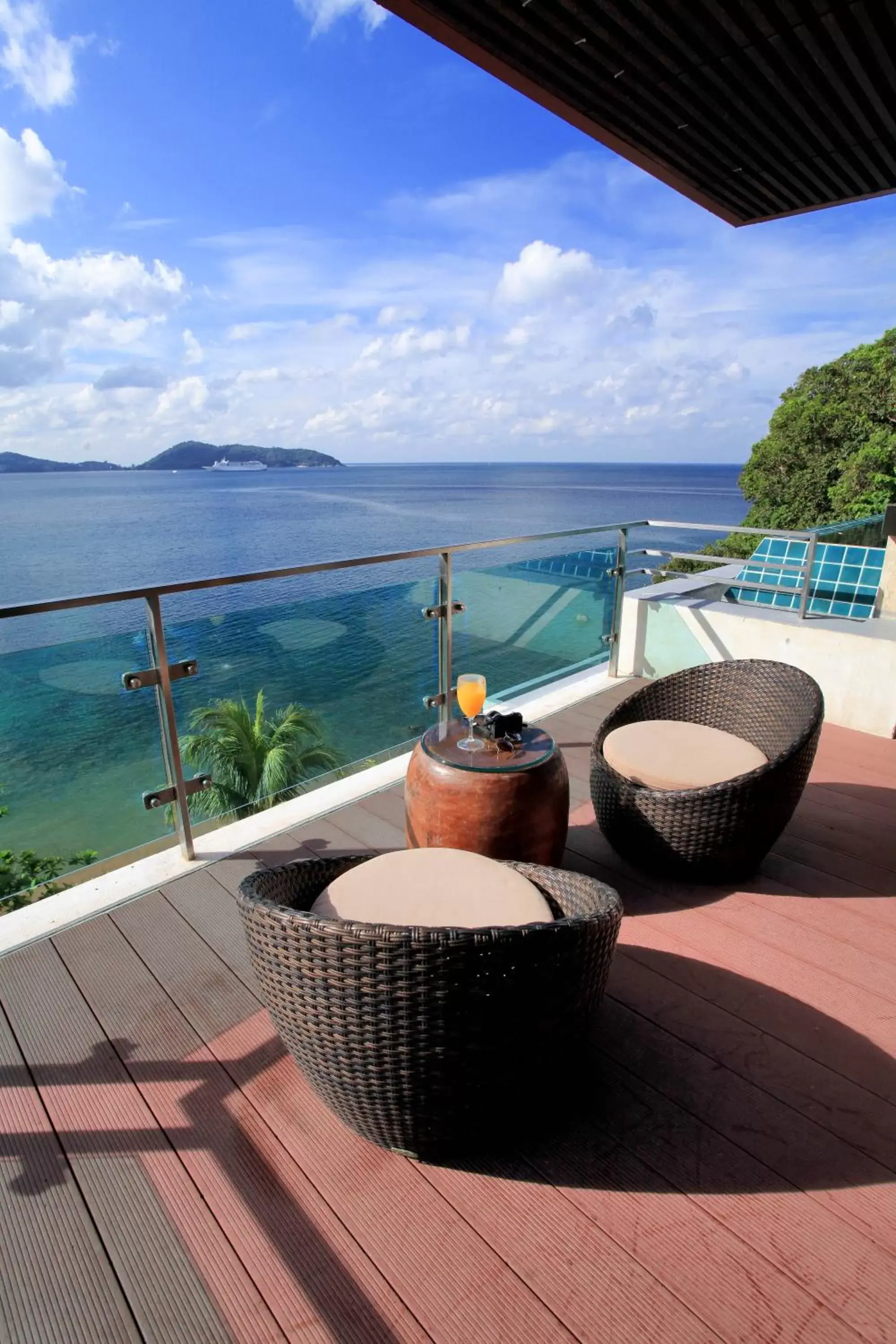 Restaurant/places to eat, Balcony/Terrace in Zenmaya Oceanfront Phuket, Trademark Collection by Wyndham