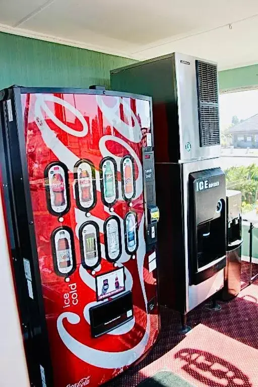 Coffee/tea facilities in Sage N Sand Motel