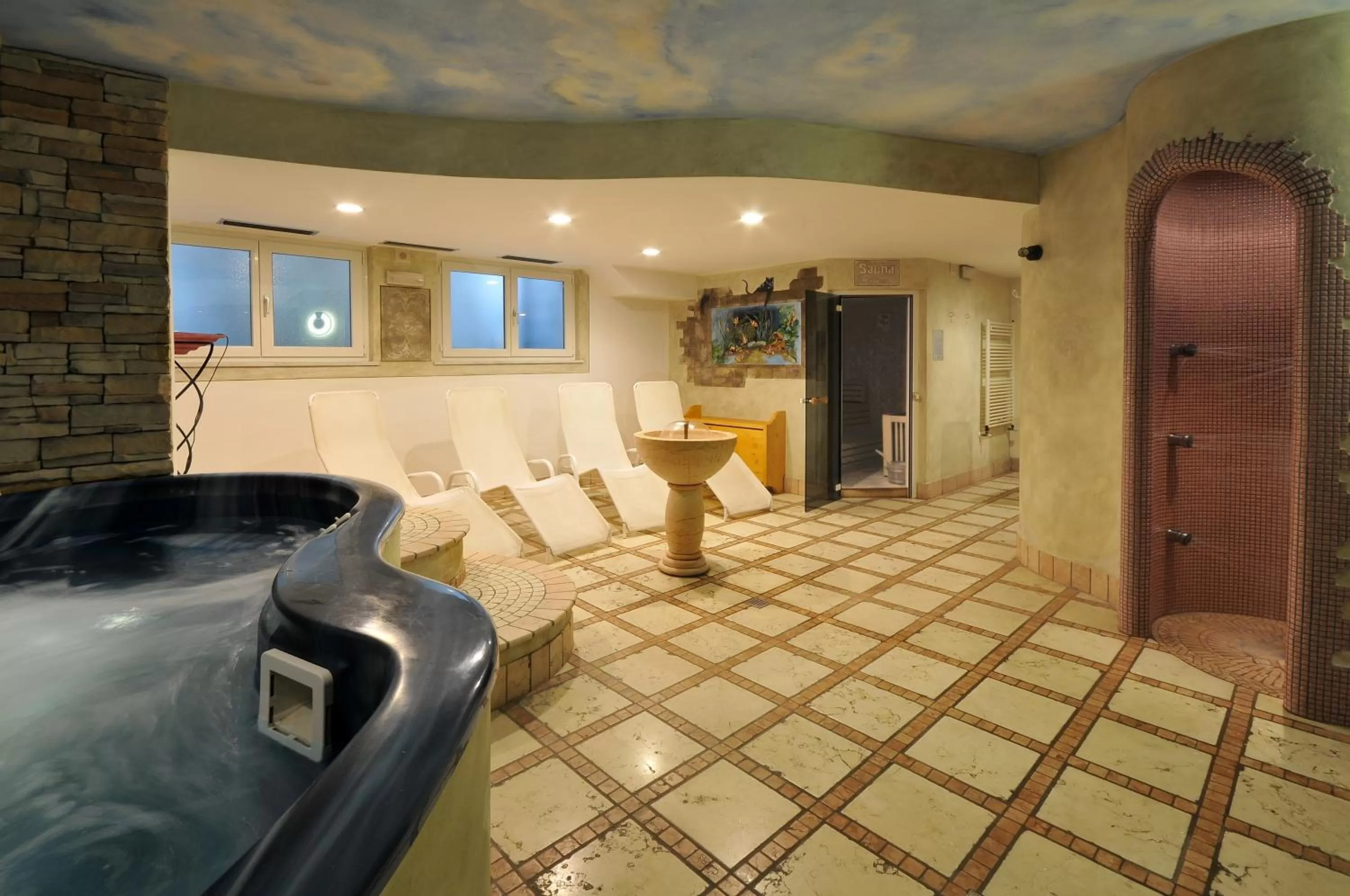 Hot Tub in Olimpia Hotel