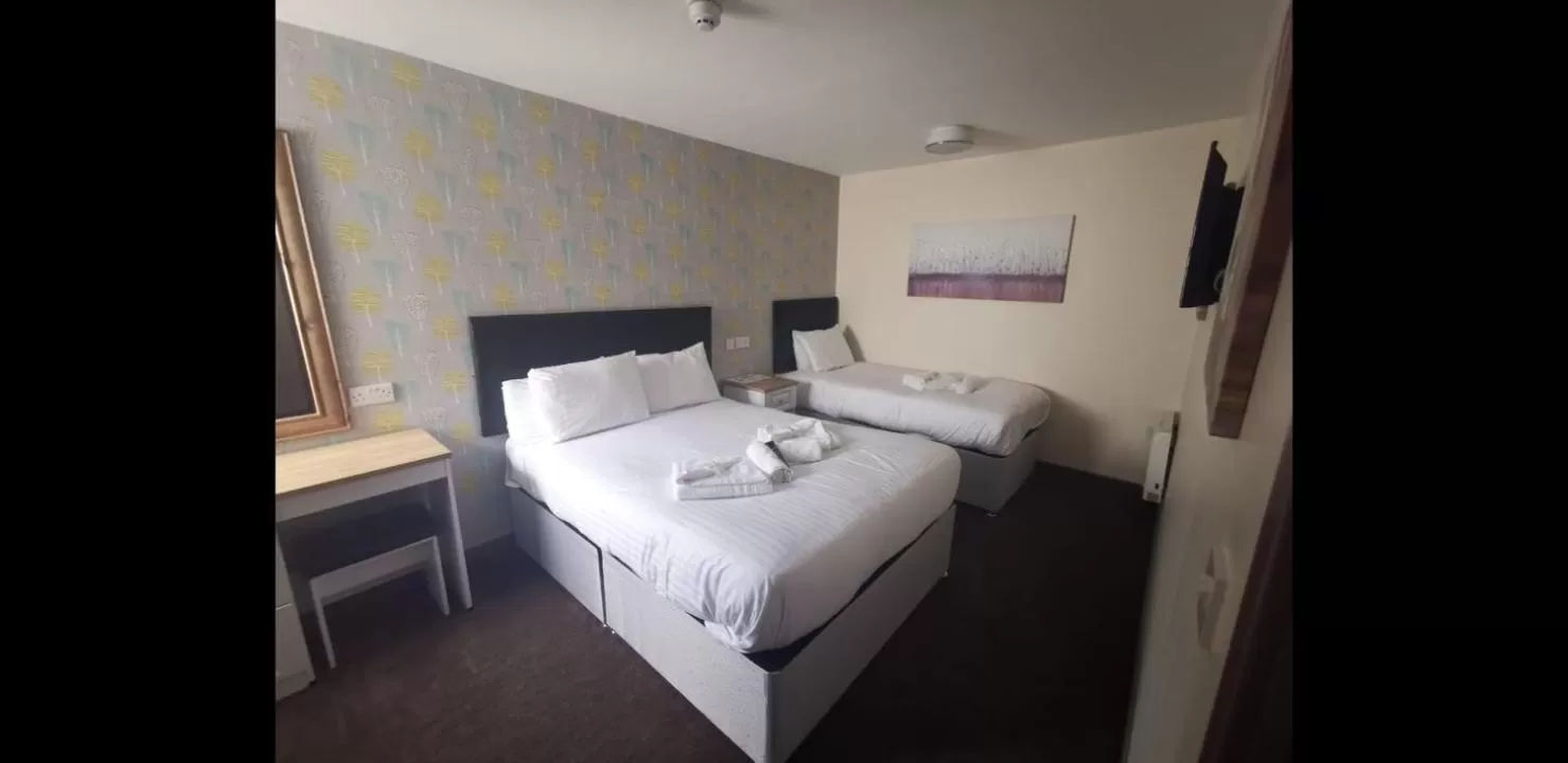 Bedroom, Bed in The Avenue Club and Lodge