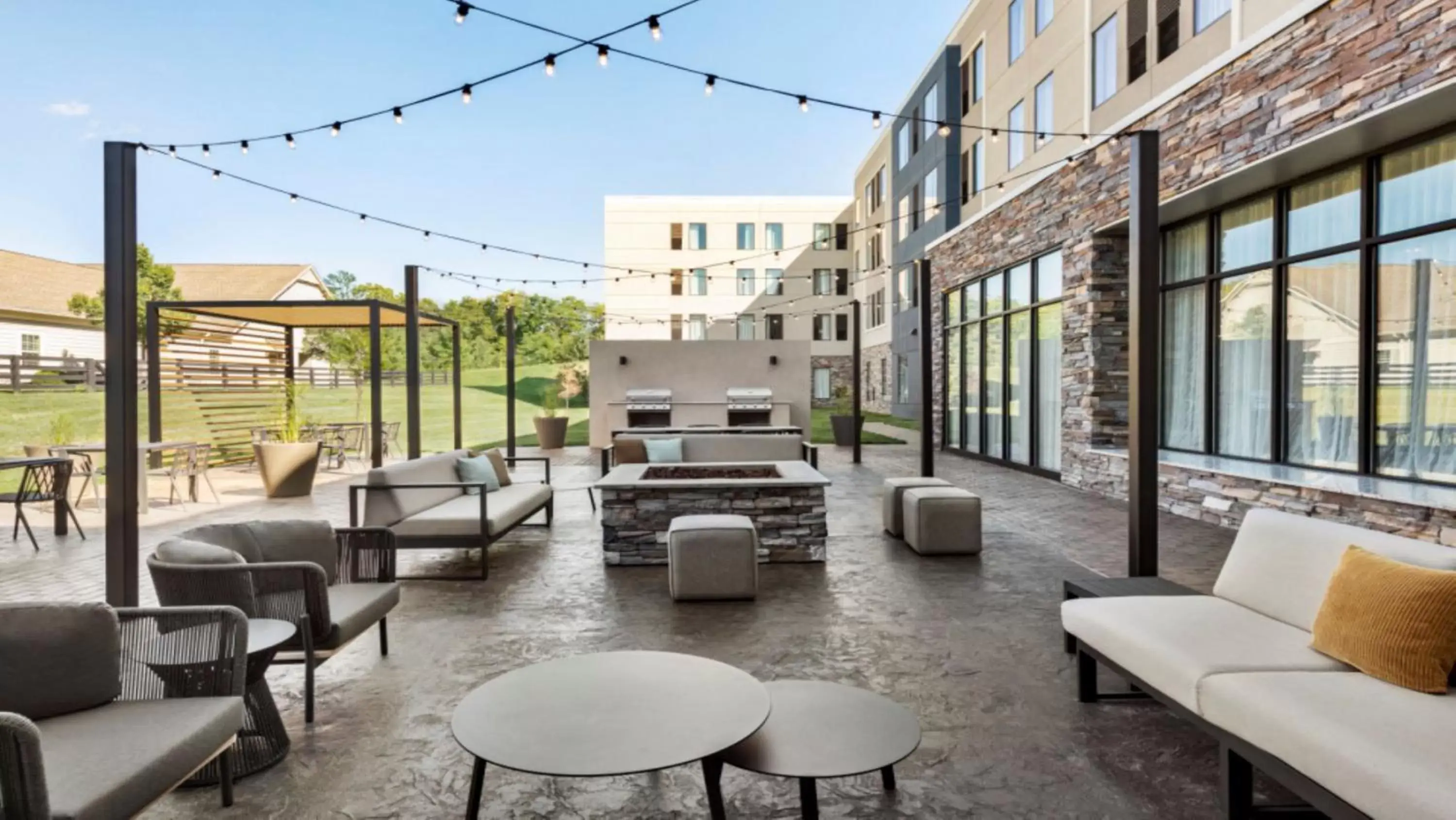 Property building in Staybridge Suites - Lexington S Medical Ctr Area by IHG Property building in Staybridge Suites - Lexington S Medical Ctr Area by IHG