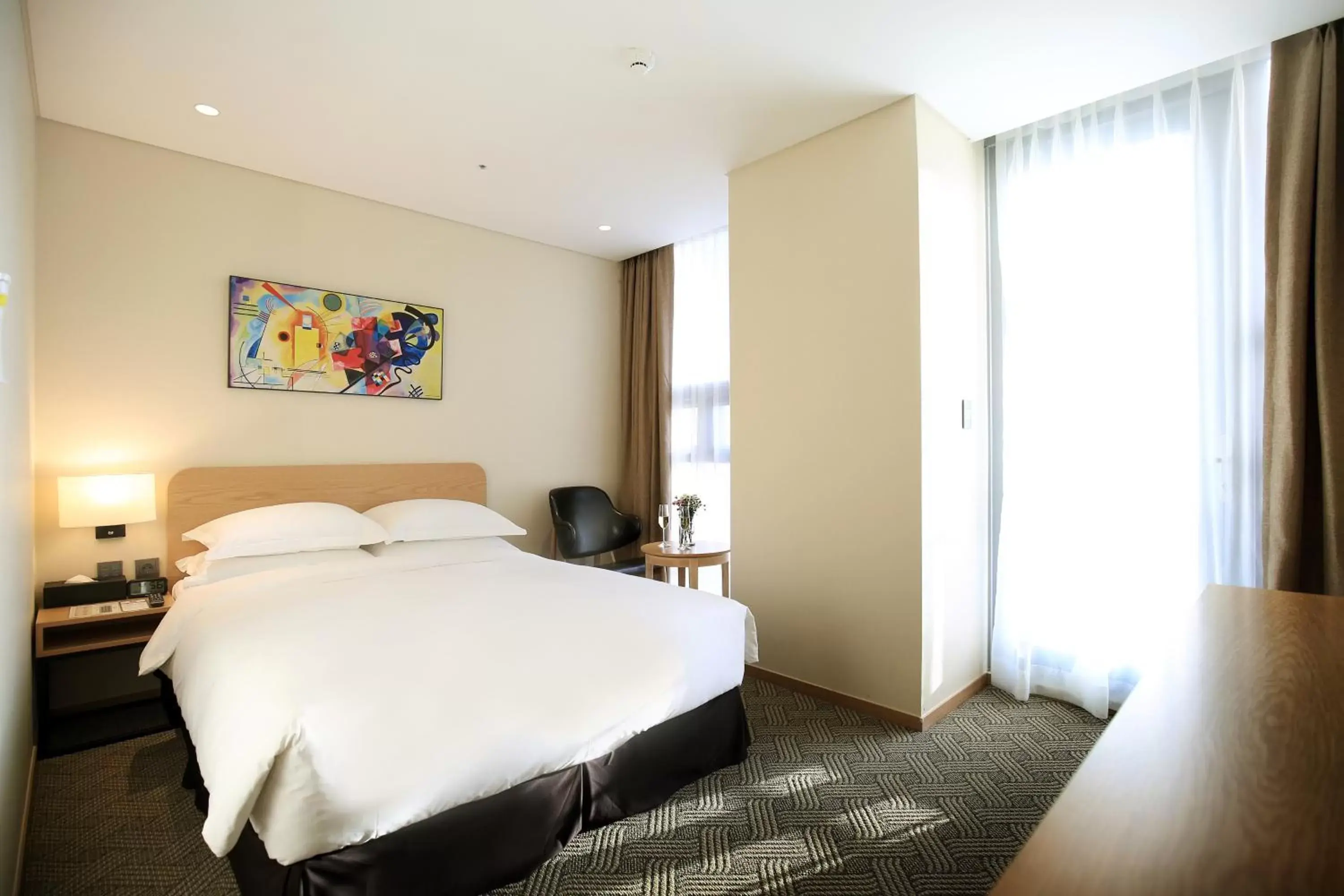 Shower, Bed in Best Western Haeundae Hotel