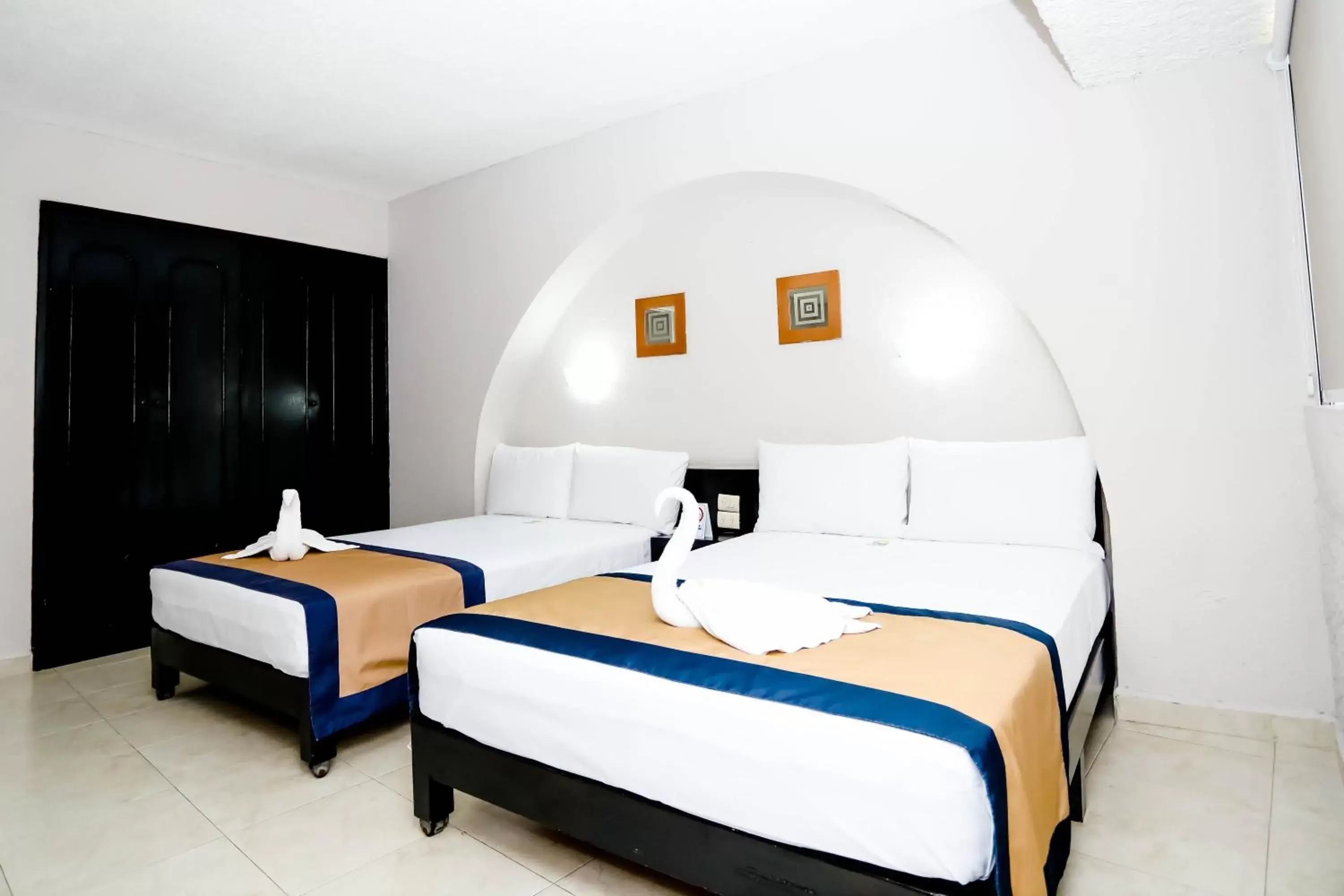 Bedroom, Bed in Hotel Caribe Internacional Cancun