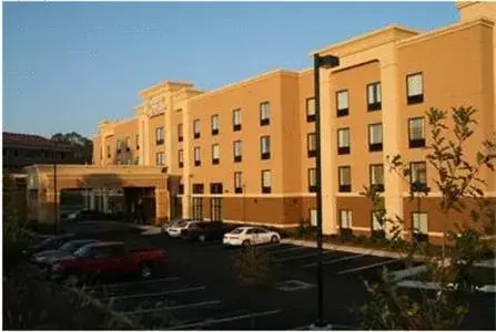 Facade/entrance, Property Building in Hampton Inn & Suites Laurel