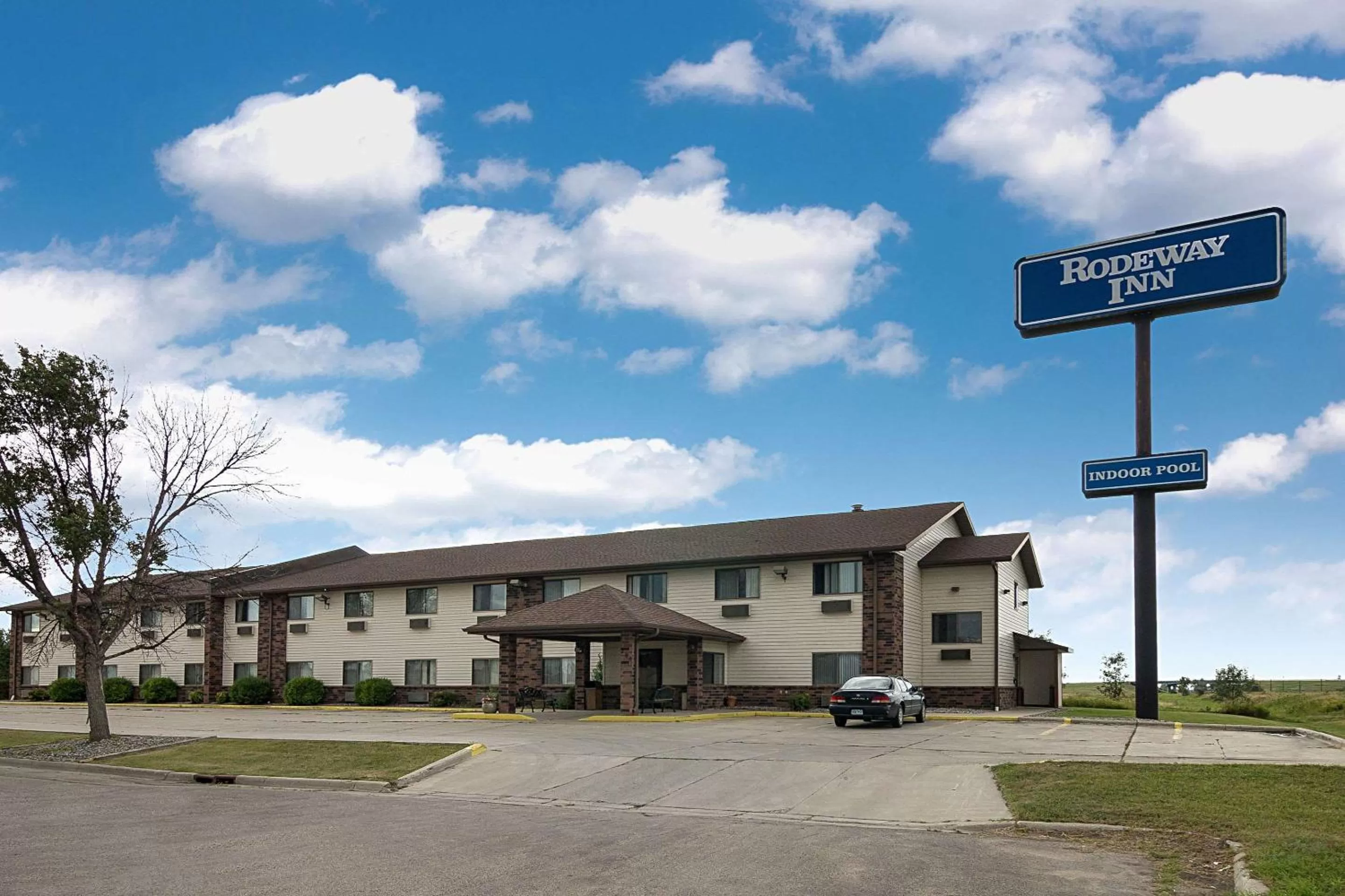 Property building in Rodeway Inn Wahpeton