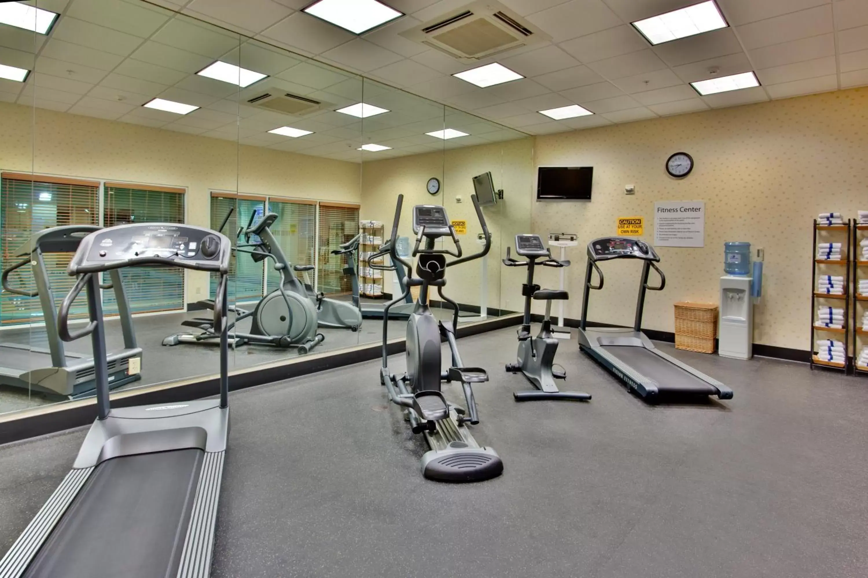 Fitness centre/facilities, Fitness Center/Facilities in Holiday Inn Hotel & Suites Bakersfield, an IHG Hotel