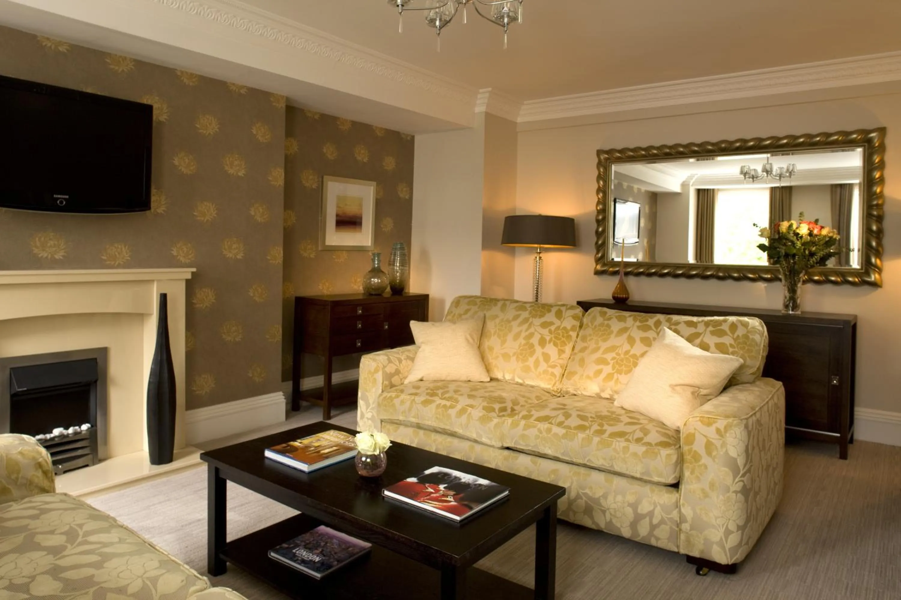 Living room in Beaufort House - Knightsbridge