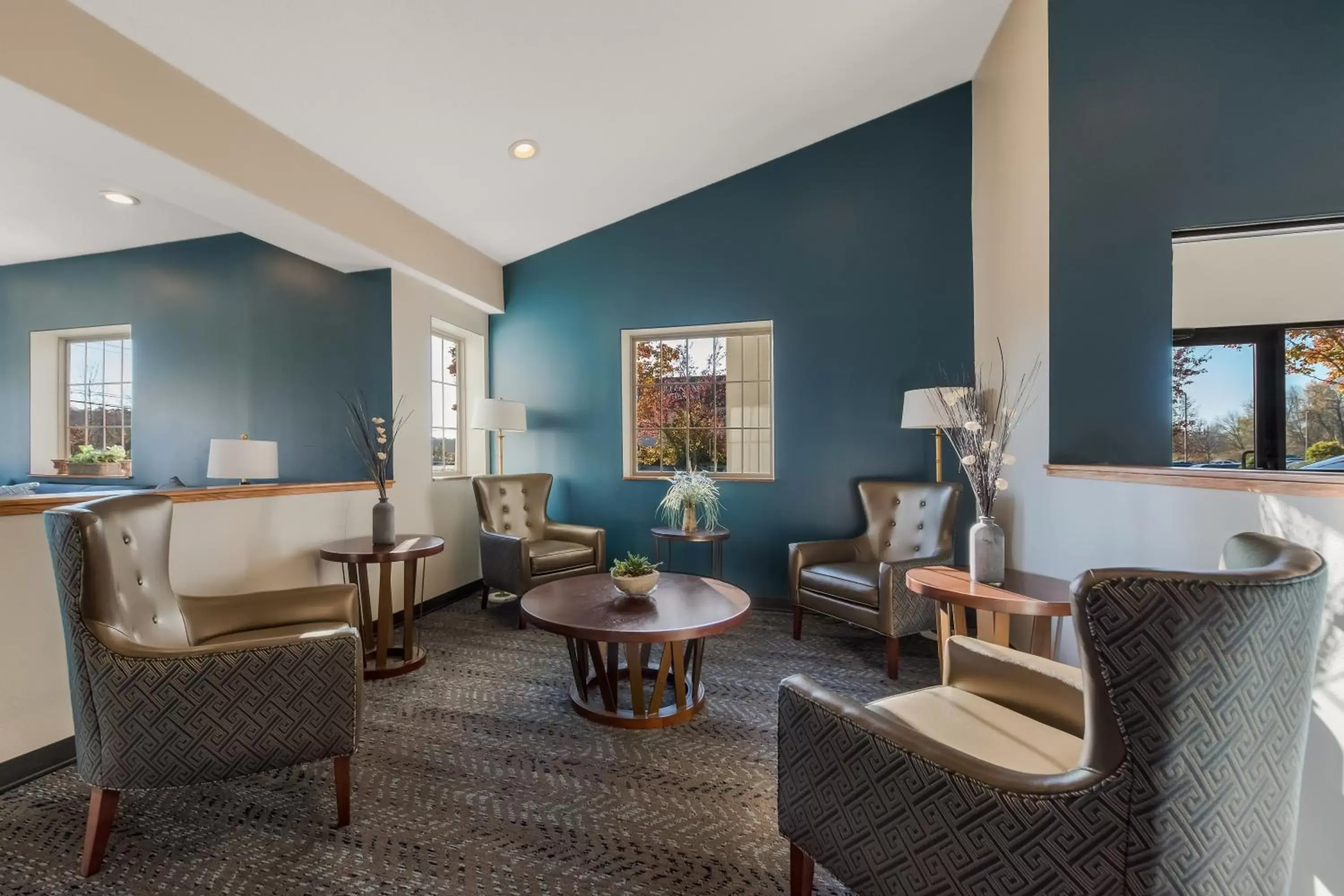 Lobby or reception, Seating Area in SureStay Plus Hotel by Best Western Highland Poughkeepsie
