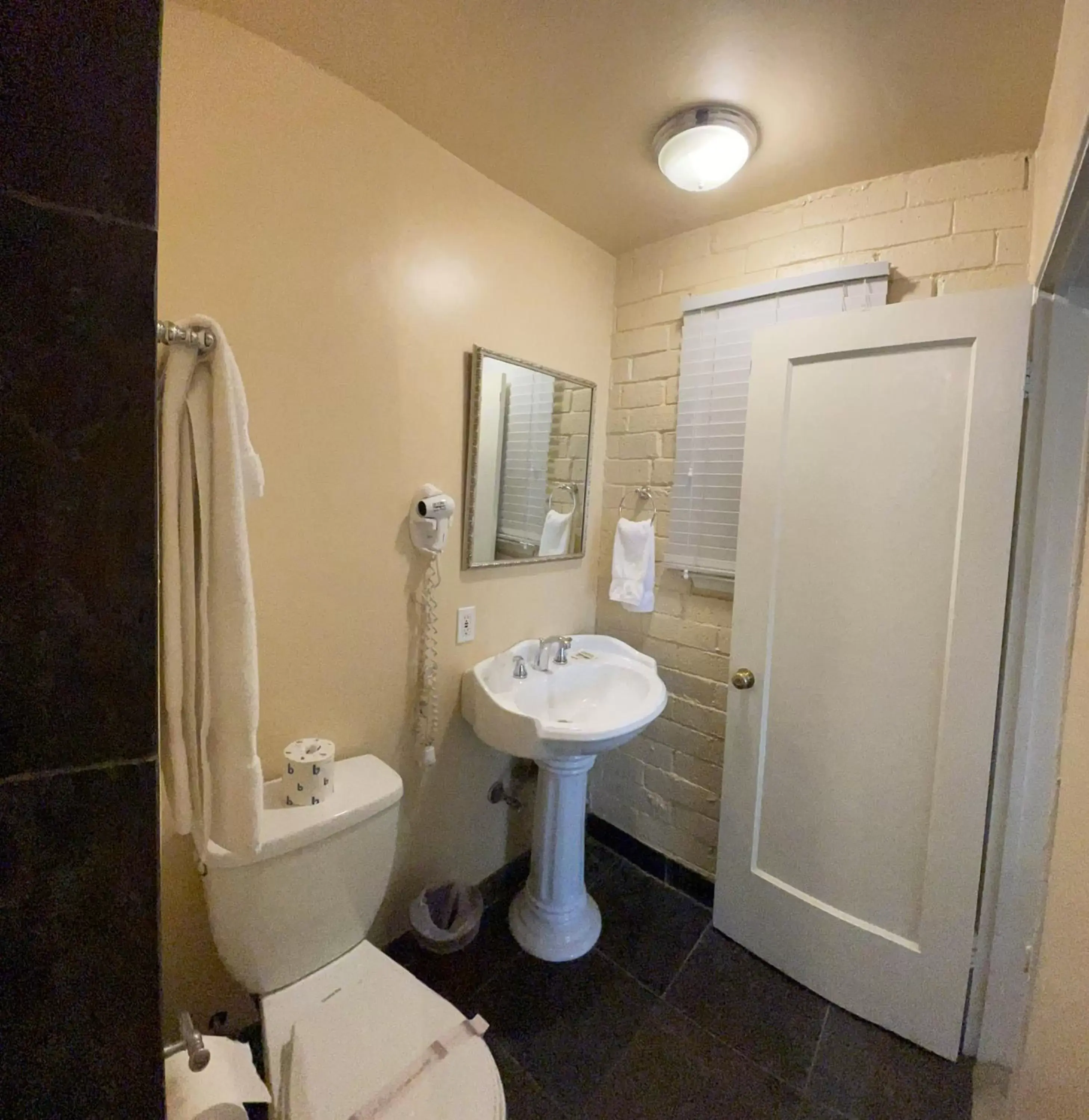 Bathroom in Sierra Woods Lodge