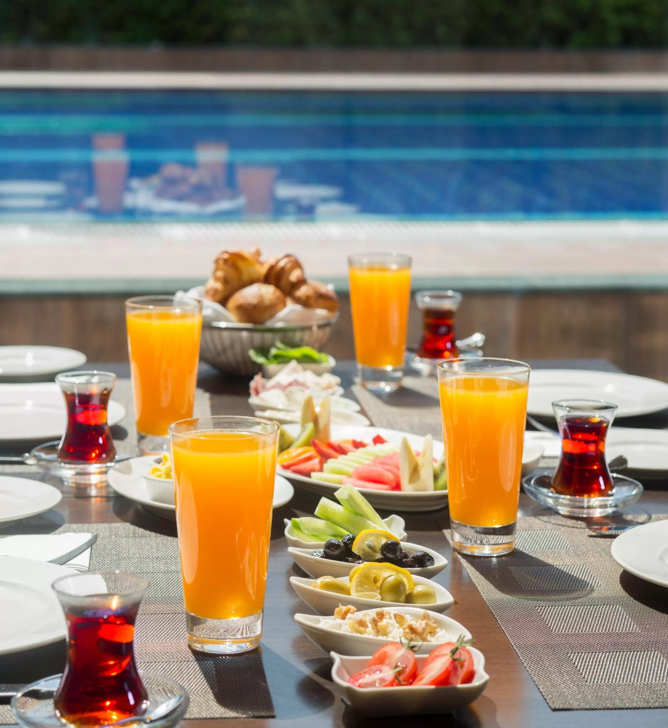Dining area in Windsor Hotel & Convention Center Istanbul