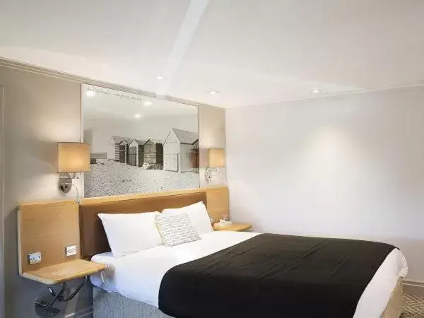 Bedroom, Bed in Langstone Quays Resort
