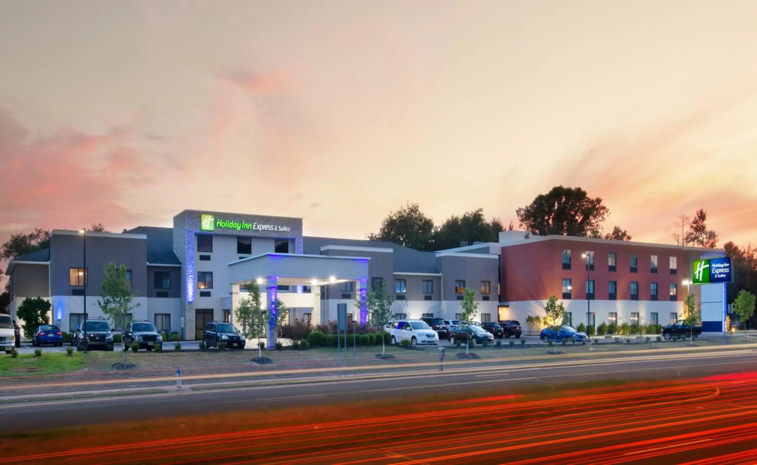 Property Building in Holiday Inn Express & Suites - Williamstown - Glassboro, an IHG Hotel