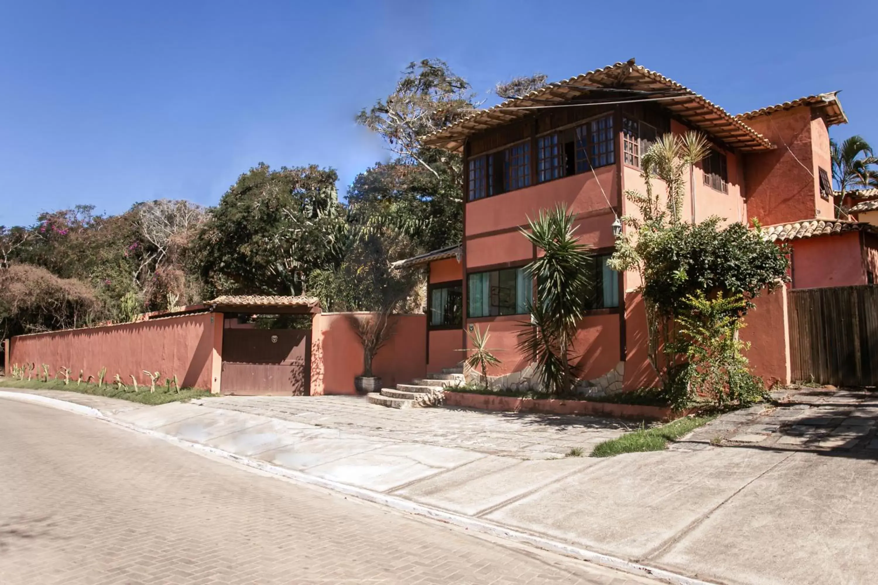 Facade/entrance, Property Building in Pousada Casa Cactus Búzios