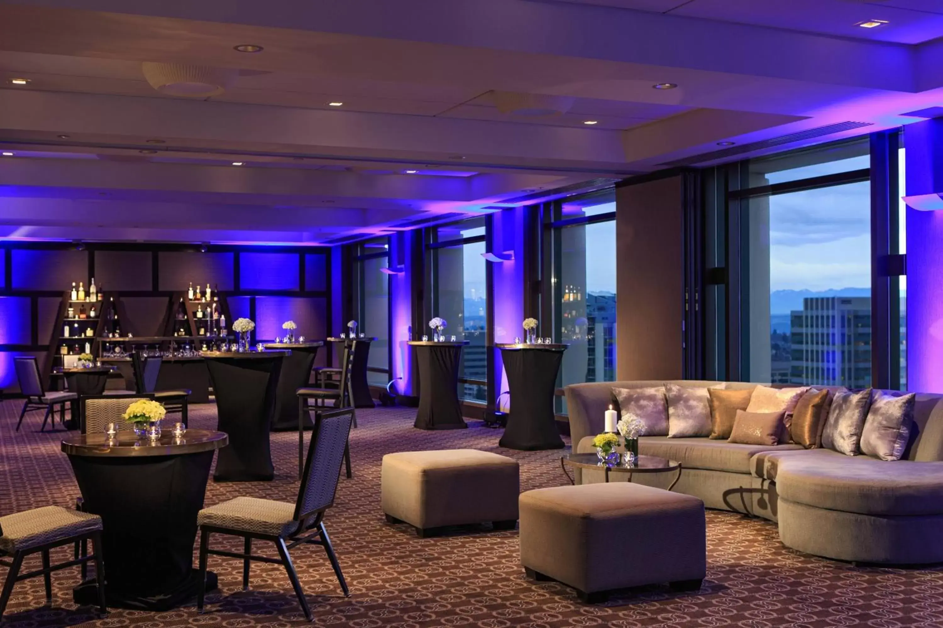 Meeting/conference room, Lounge/Bar in Renaissance Seattle Hotel