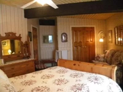 Bed in Stouffermill Bed & Breakfast