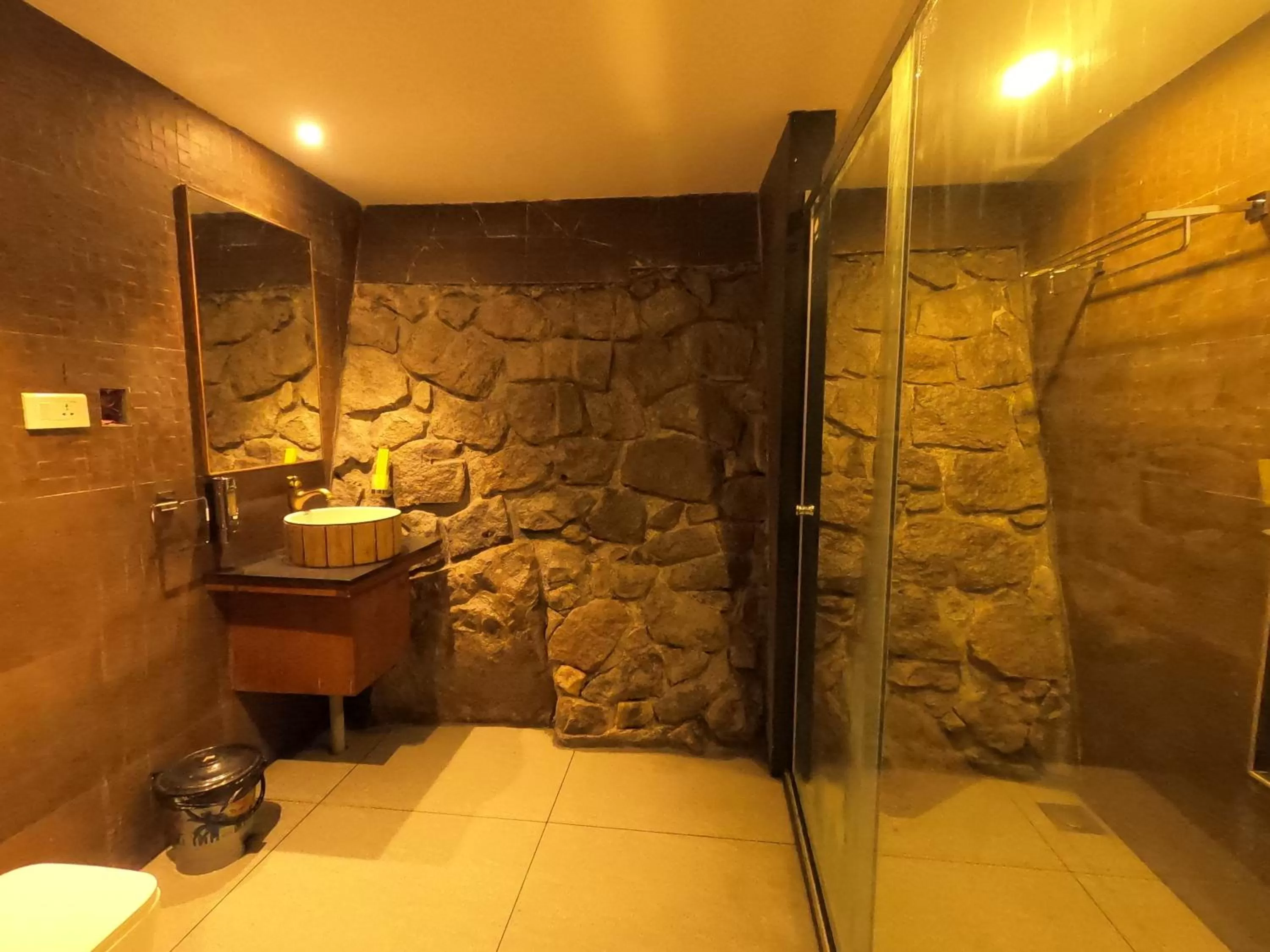 Bathroom in The Wild Trails Clarks Exotica , Munnar