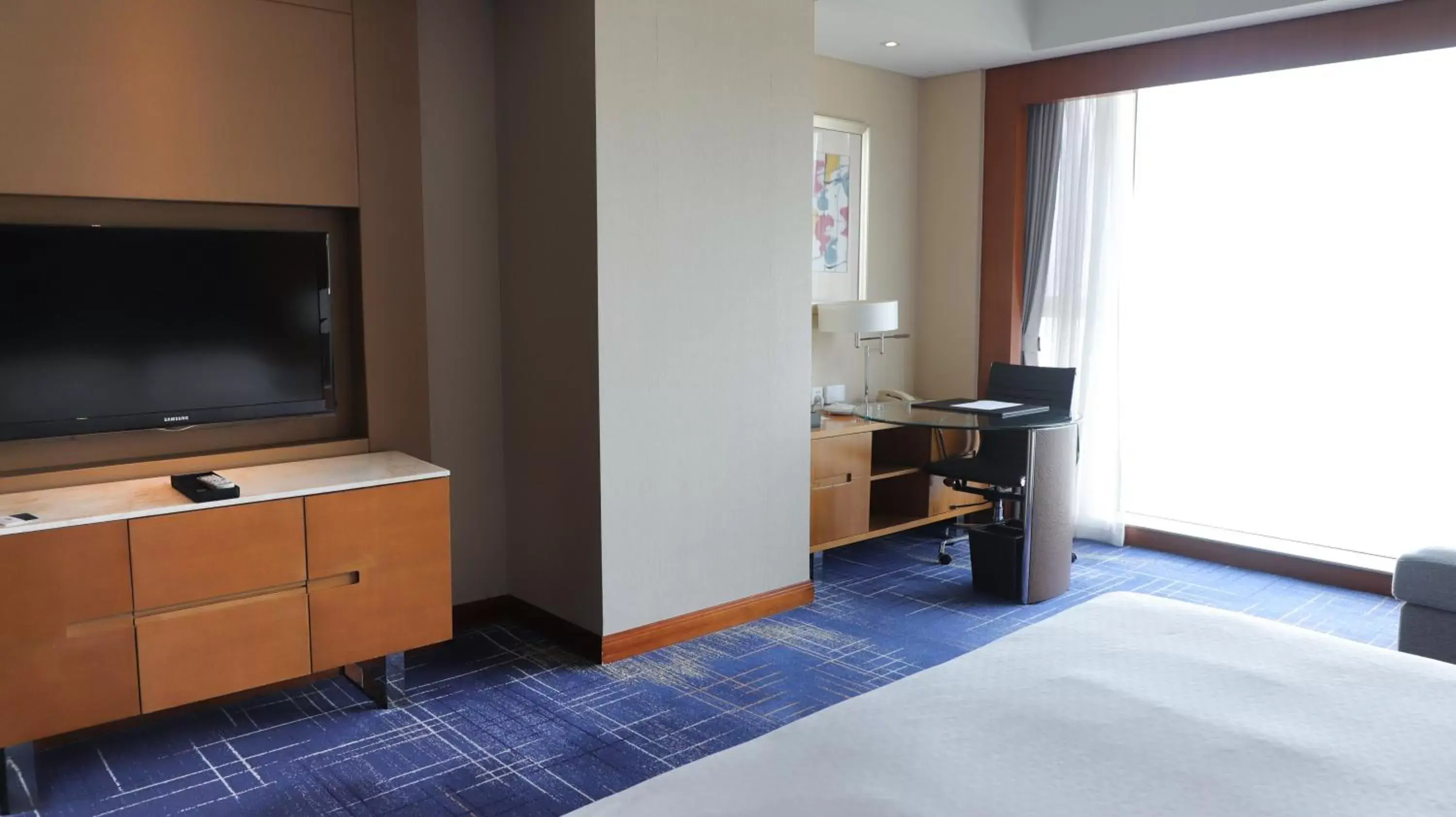 Bedroom, TV/Entertainment Center in Four Points by Sheraton Suzhou