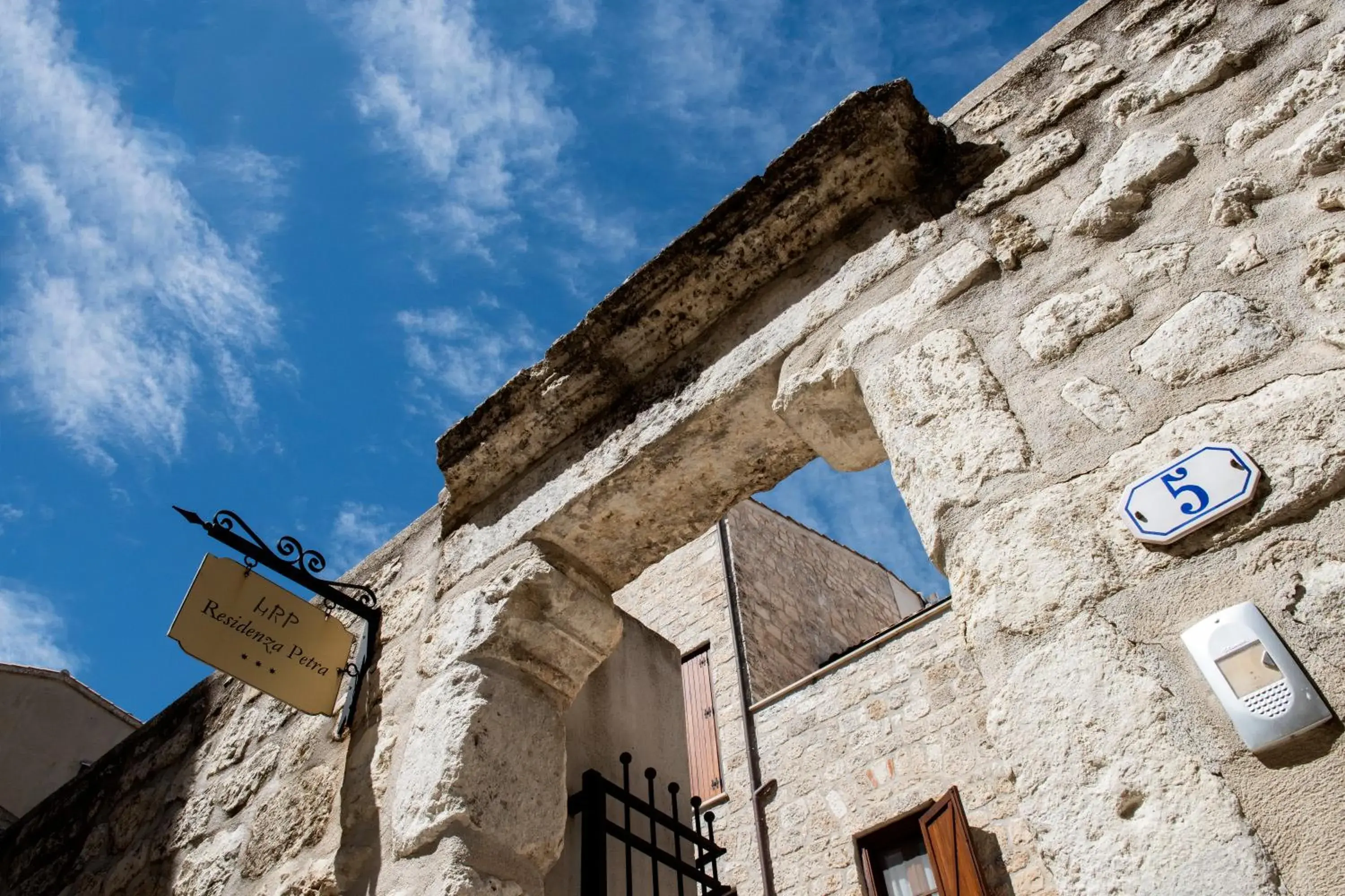 Facade/entrance, Property Building in Hotel Residenza Petra