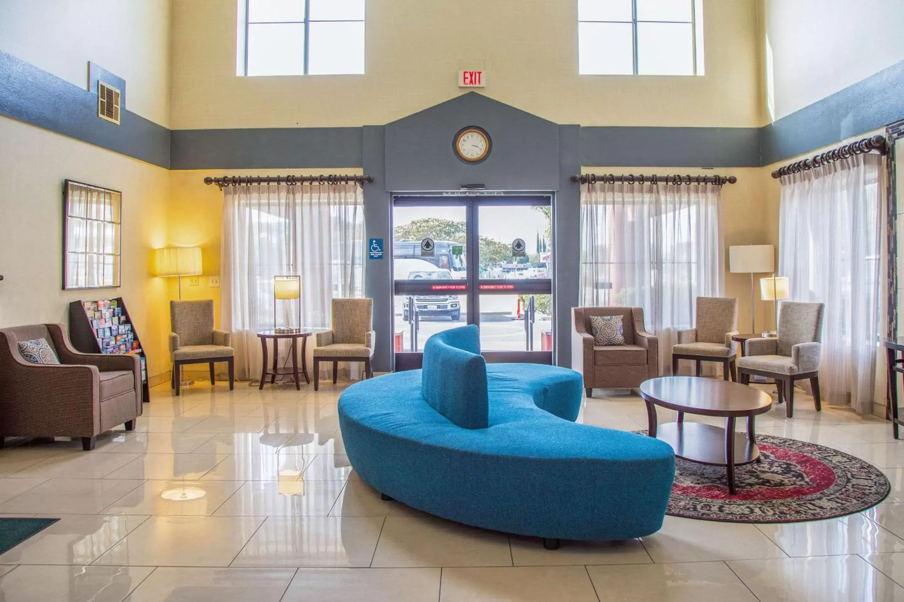 Lobby or reception, Seating Area in Quality Inn Merced Gateway to Yosemite